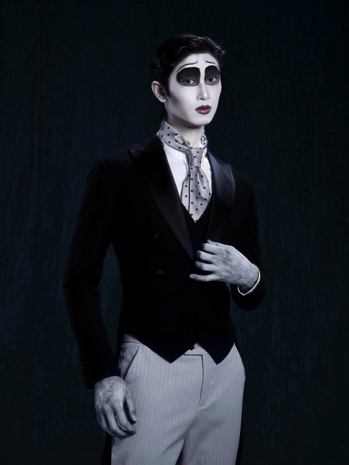 โทมัส - ธีร์ทัศน์ จึงมณีรัตน์