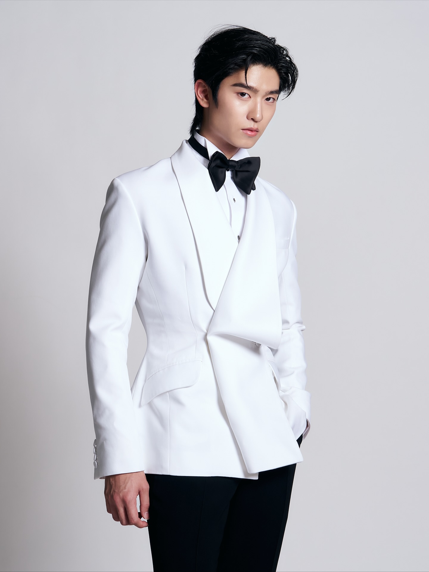 โทมัส - ธีร์ทัศน์ จึงมณีรัตน์