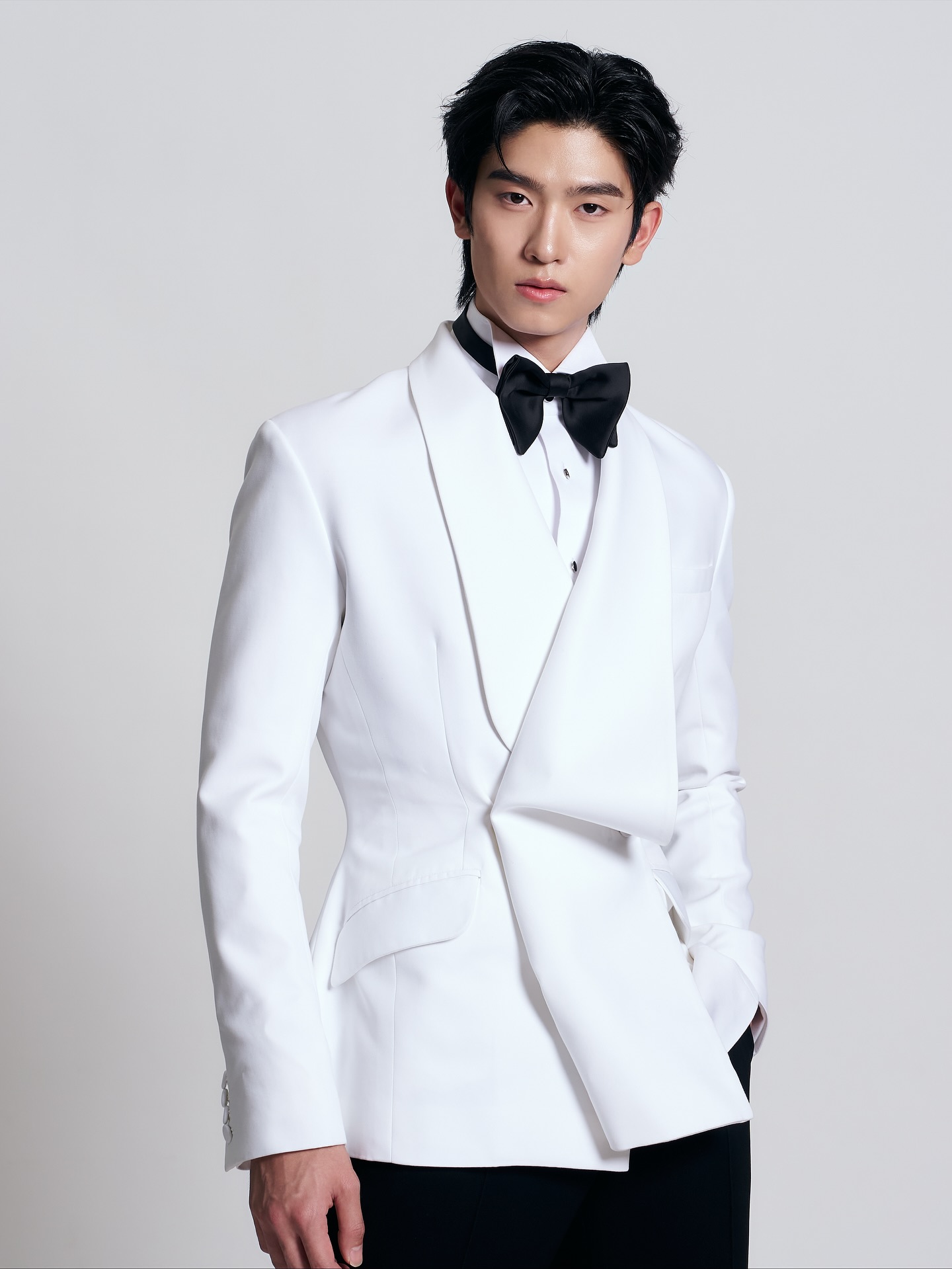 โทมัส - ธีร์ทัศน์ จึงมณีรัตน์