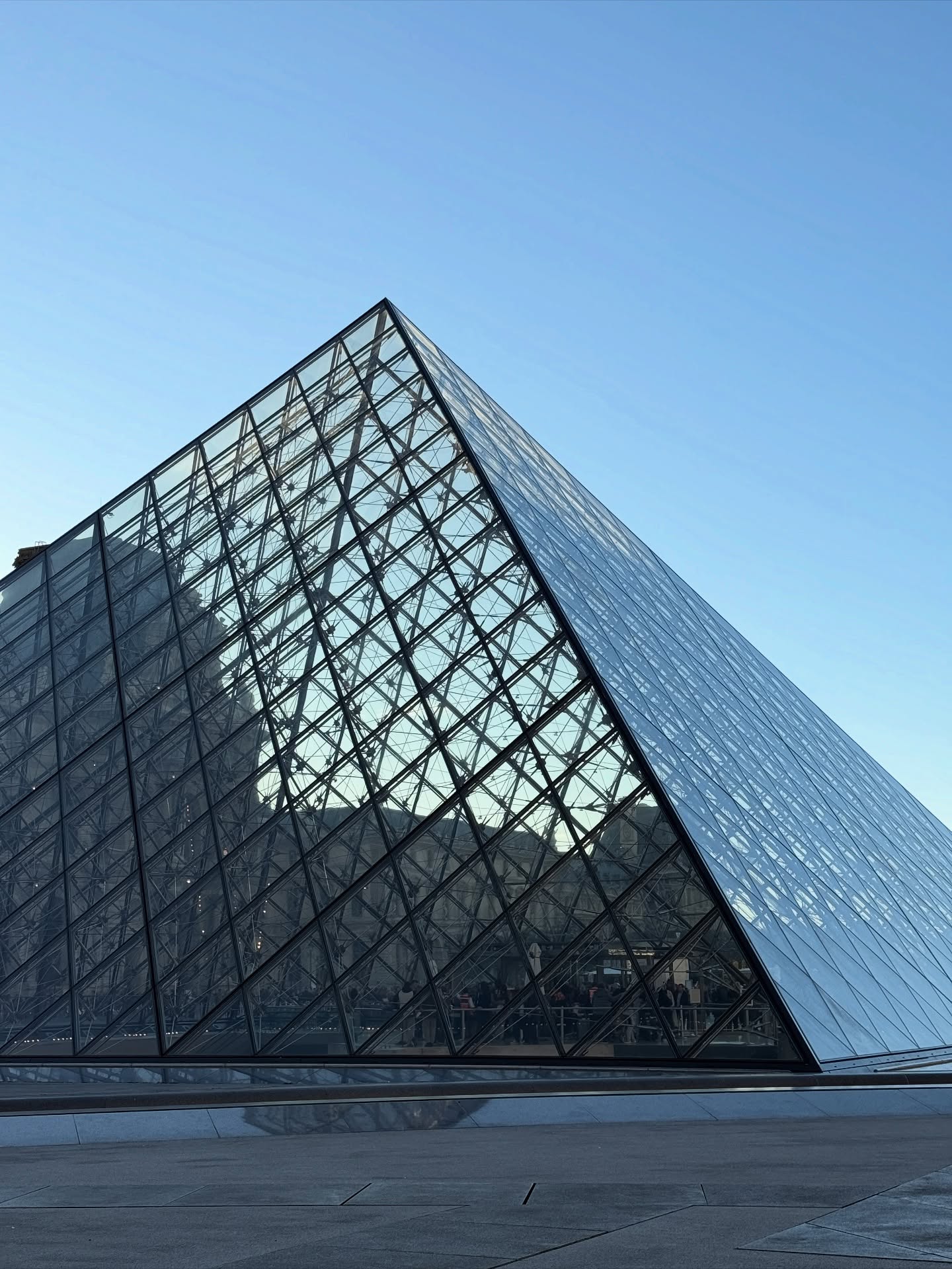 โทมัส - ธีร์ทัศน์ จึงมณีรัตน์