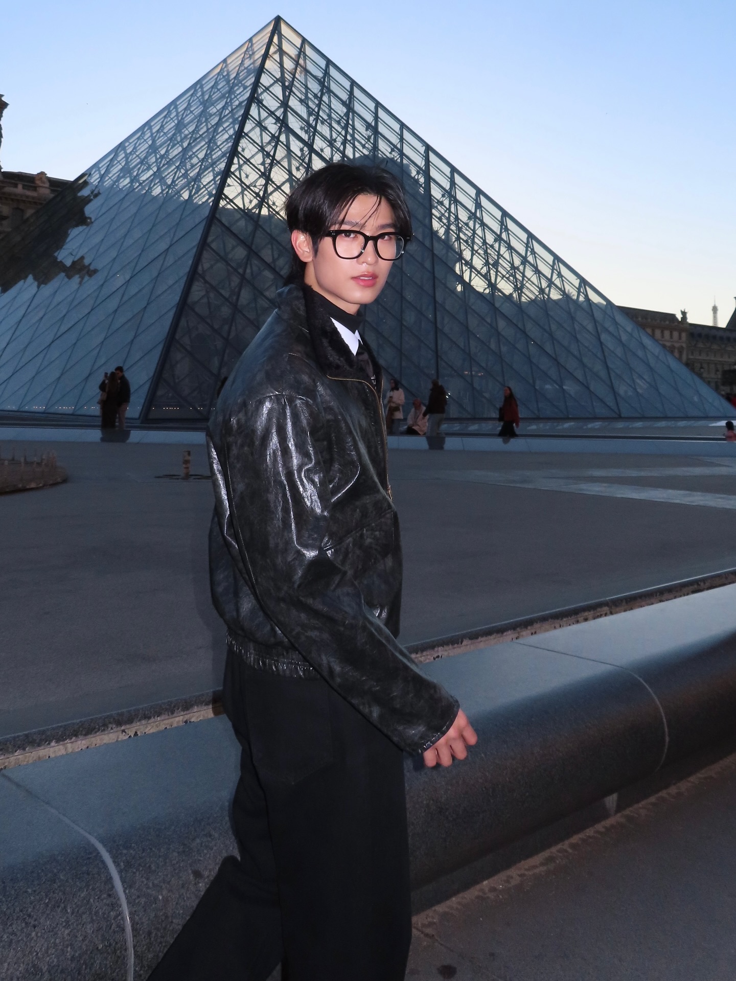 โทมัส - ธีร์ทัศน์ จึงมณีรัตน์