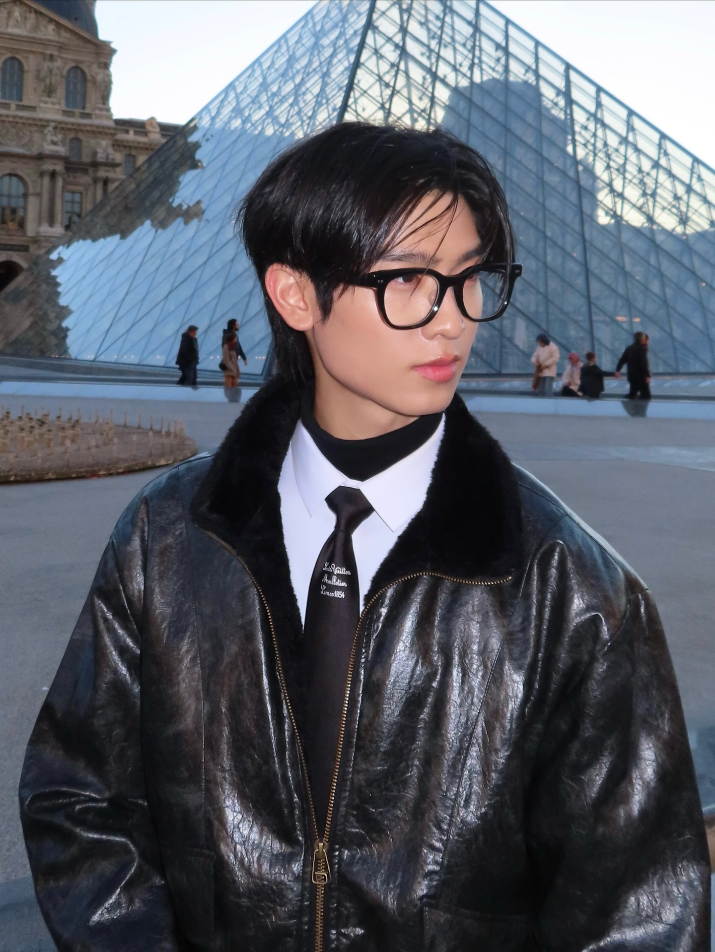 โทมัส - ธีร์ทัศน์ จึงมณีรัตน์