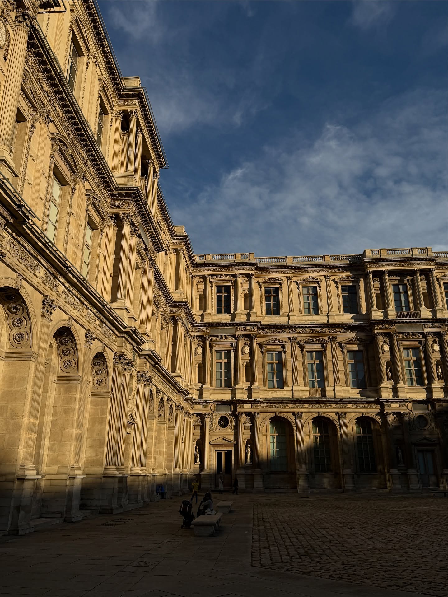 โทมัส - ธีร์ทัศน์ จึงมณีรัตน์