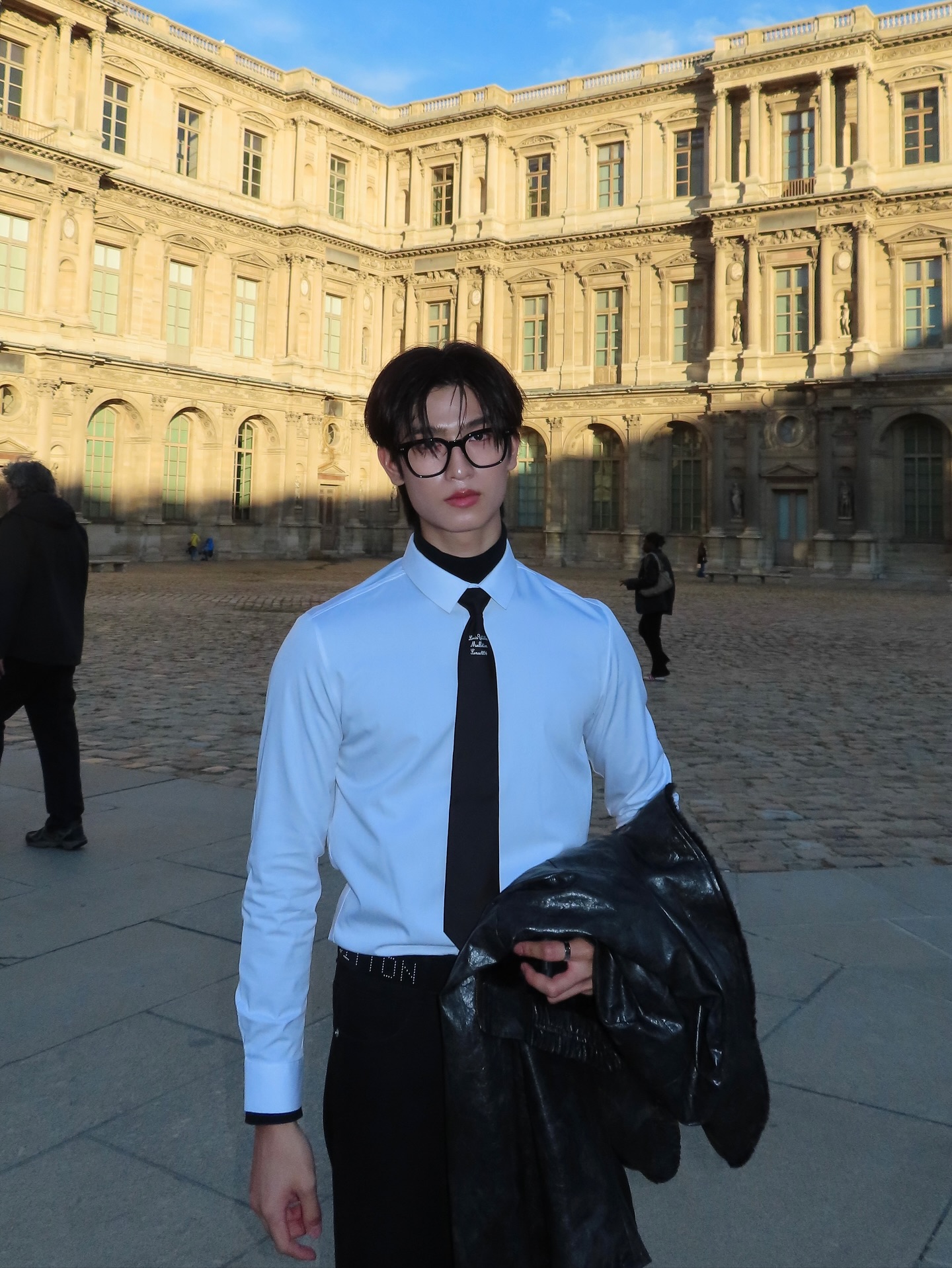 โทมัส - ธีร์ทัศน์ จึงมณีรัตน์