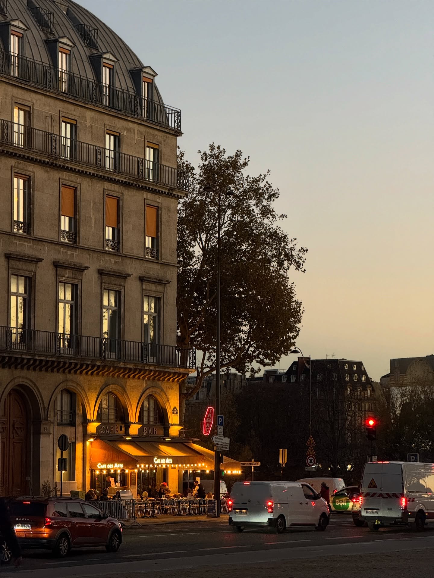 โทมัส - ธีร์ทัศน์ จึงมณีรัตน์