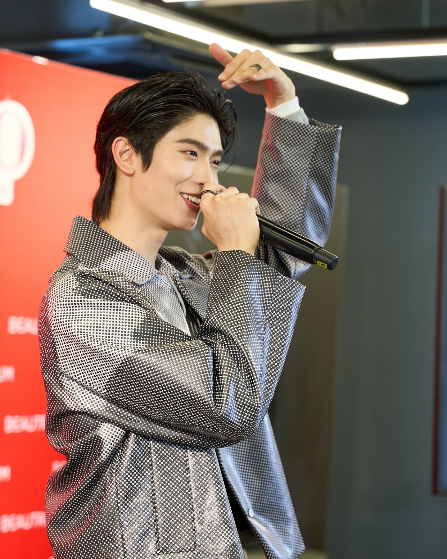 โทมัส - ธีร์ทัศน์ จึงมณีรัตน์