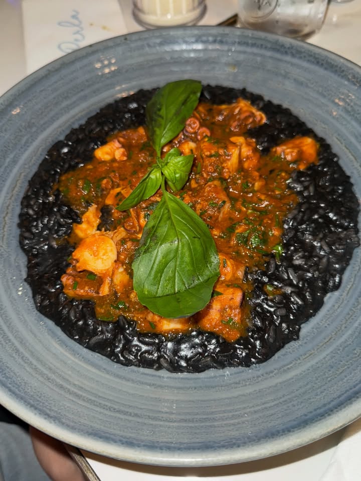 โทมัส - ธีร์ทัศน์ จึงมณีรัตน์