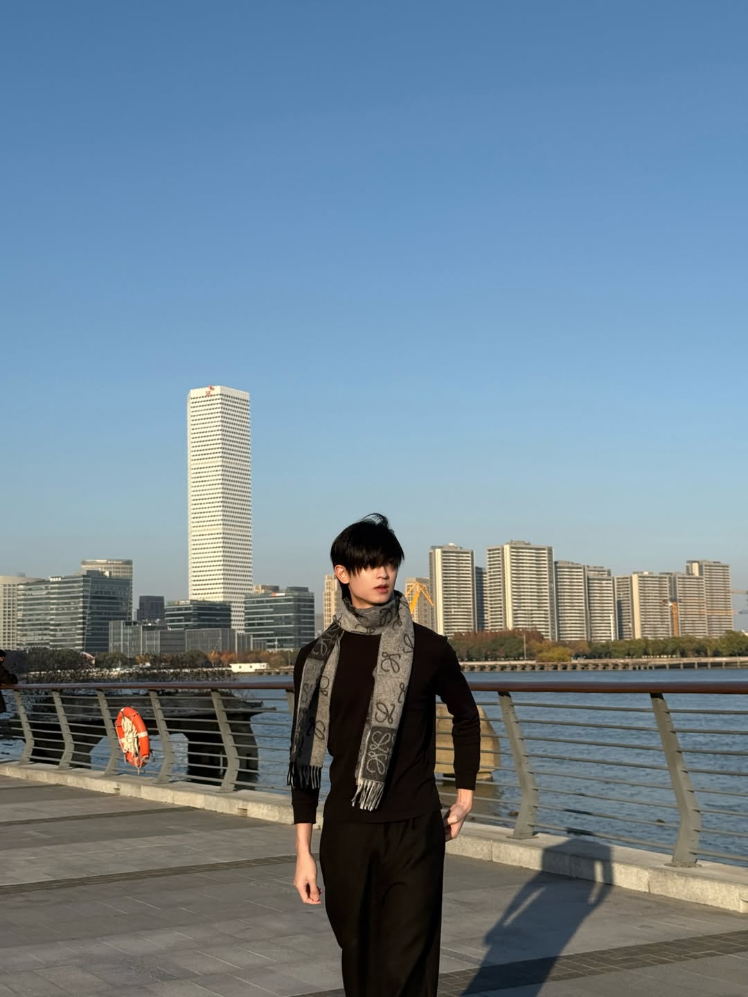 โทมัส - ธีร์ทัศน์ จึงมณีรัตน์