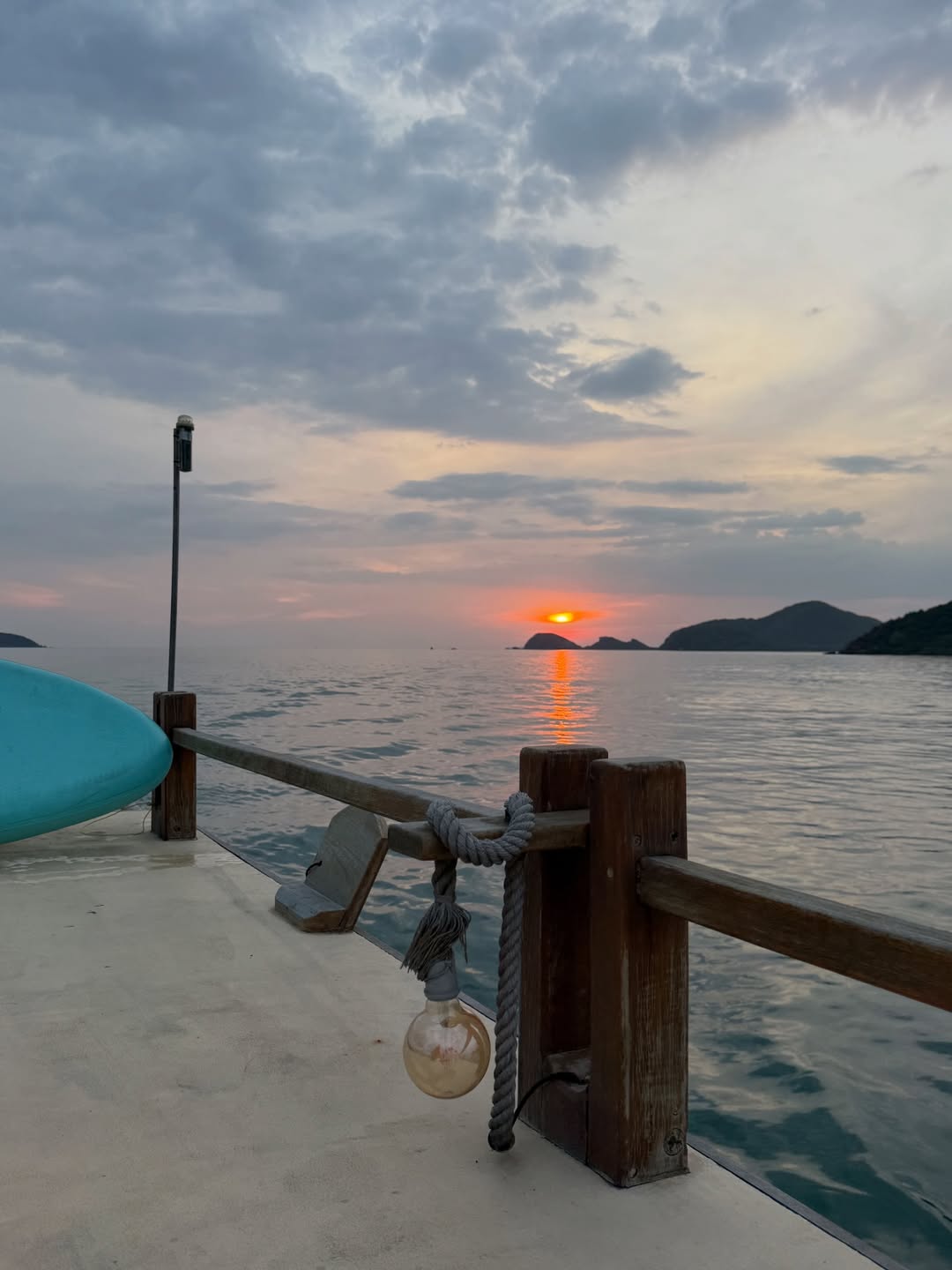 โทมัส - ธีร์ทัศน์ จึงมณีรัตน์