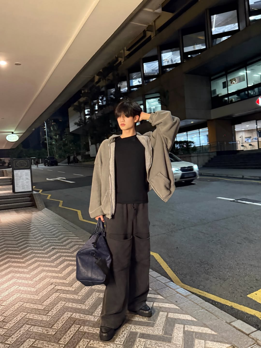 โทมัส - ธีร์ทัศน์ จึงมณีรัตน์