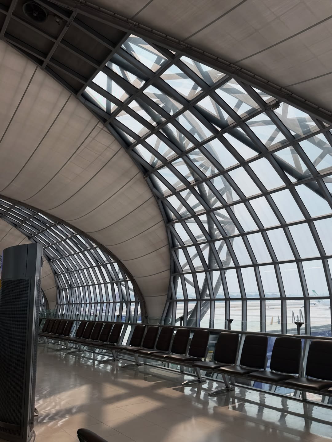 โทมัส - ธีร์ทัศน์ จึงมณีรัตน์