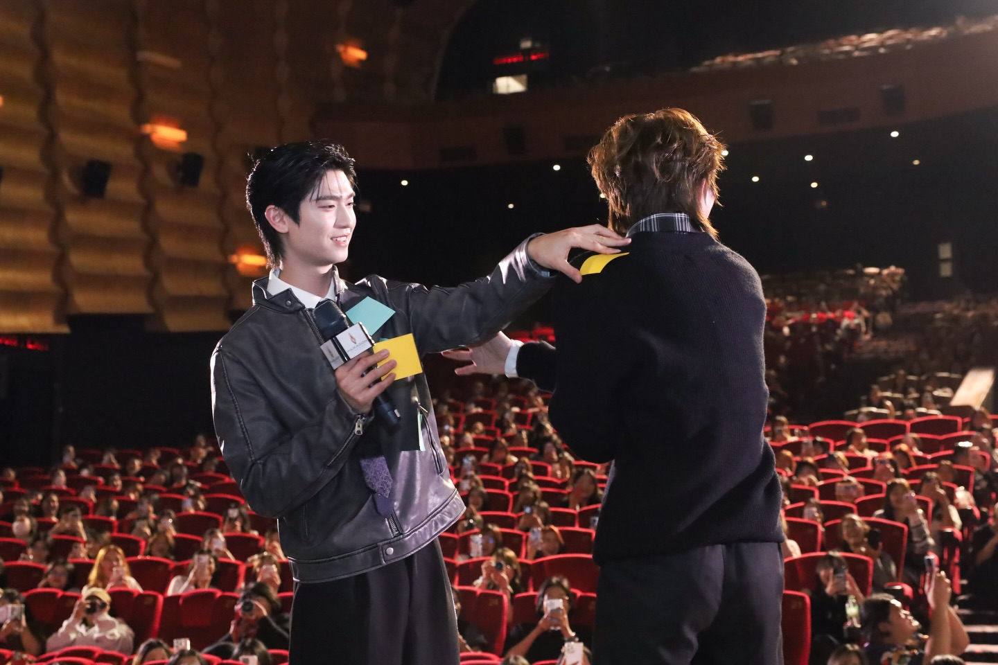 โทมัส - ธีร์ทัศน์ จึงมณีรัตน์