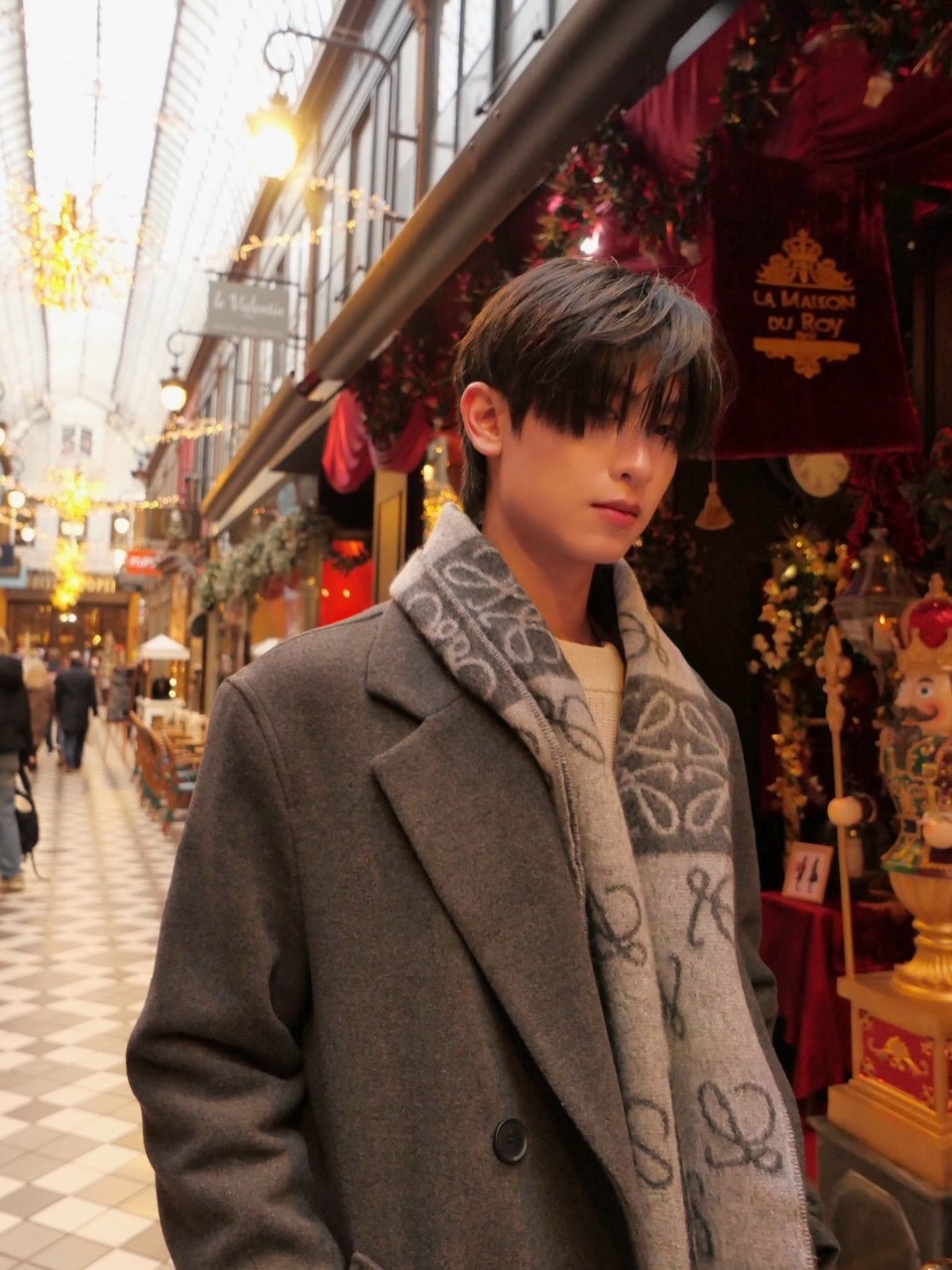 โทมัส - ธีร์ทัศน์ จึงมณีรัตน์