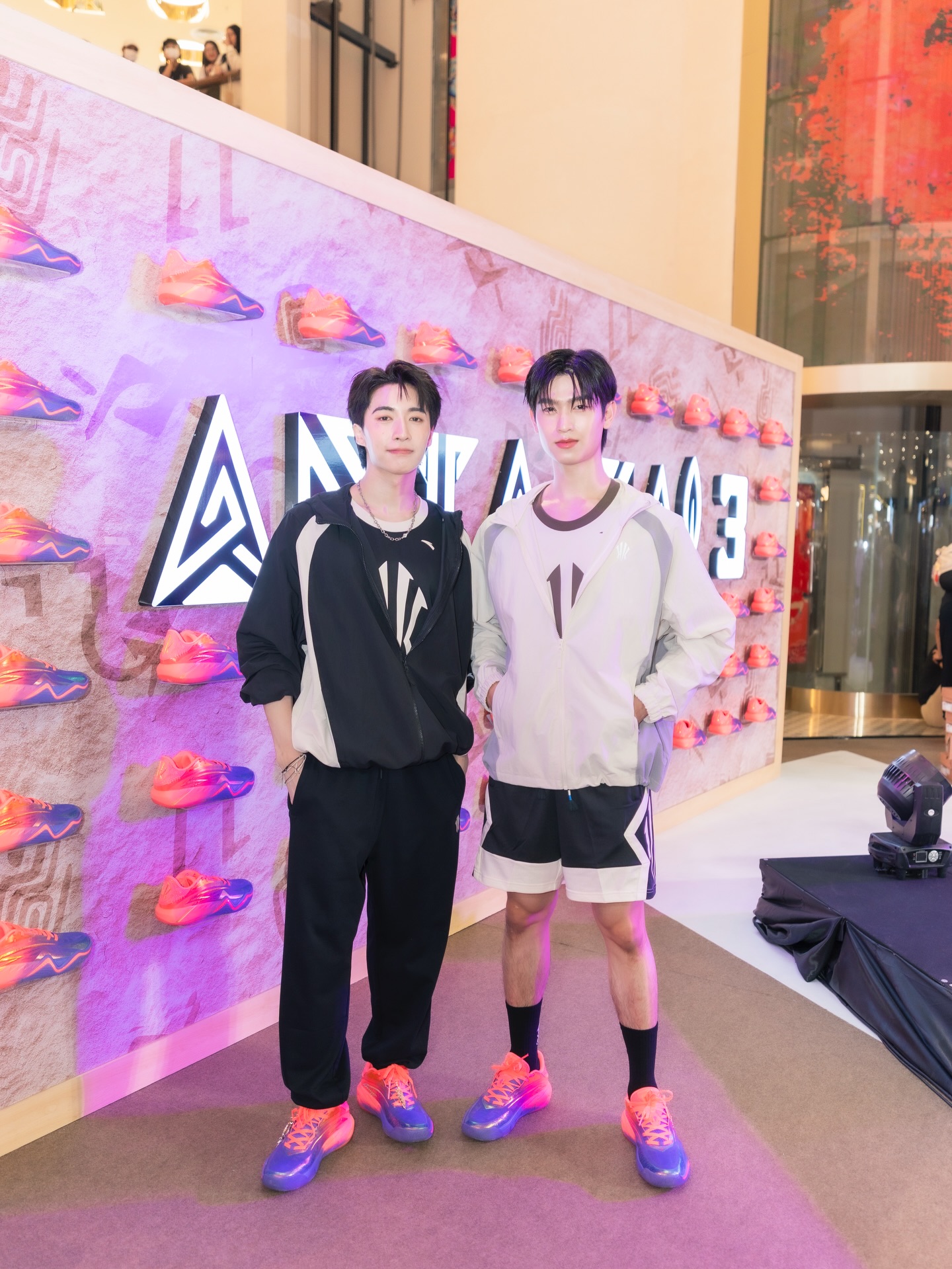 โทมัส - ธีร์ทัศน์ จึงมณีรัตน์