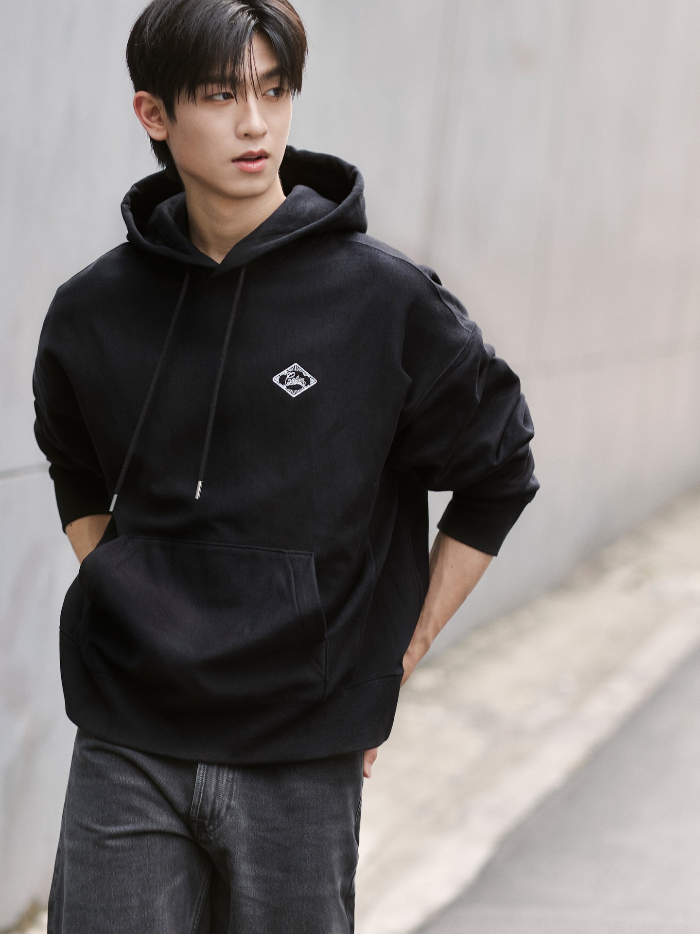 โทมัส - ธีร์ทัศน์ จึงมณีรัตน์