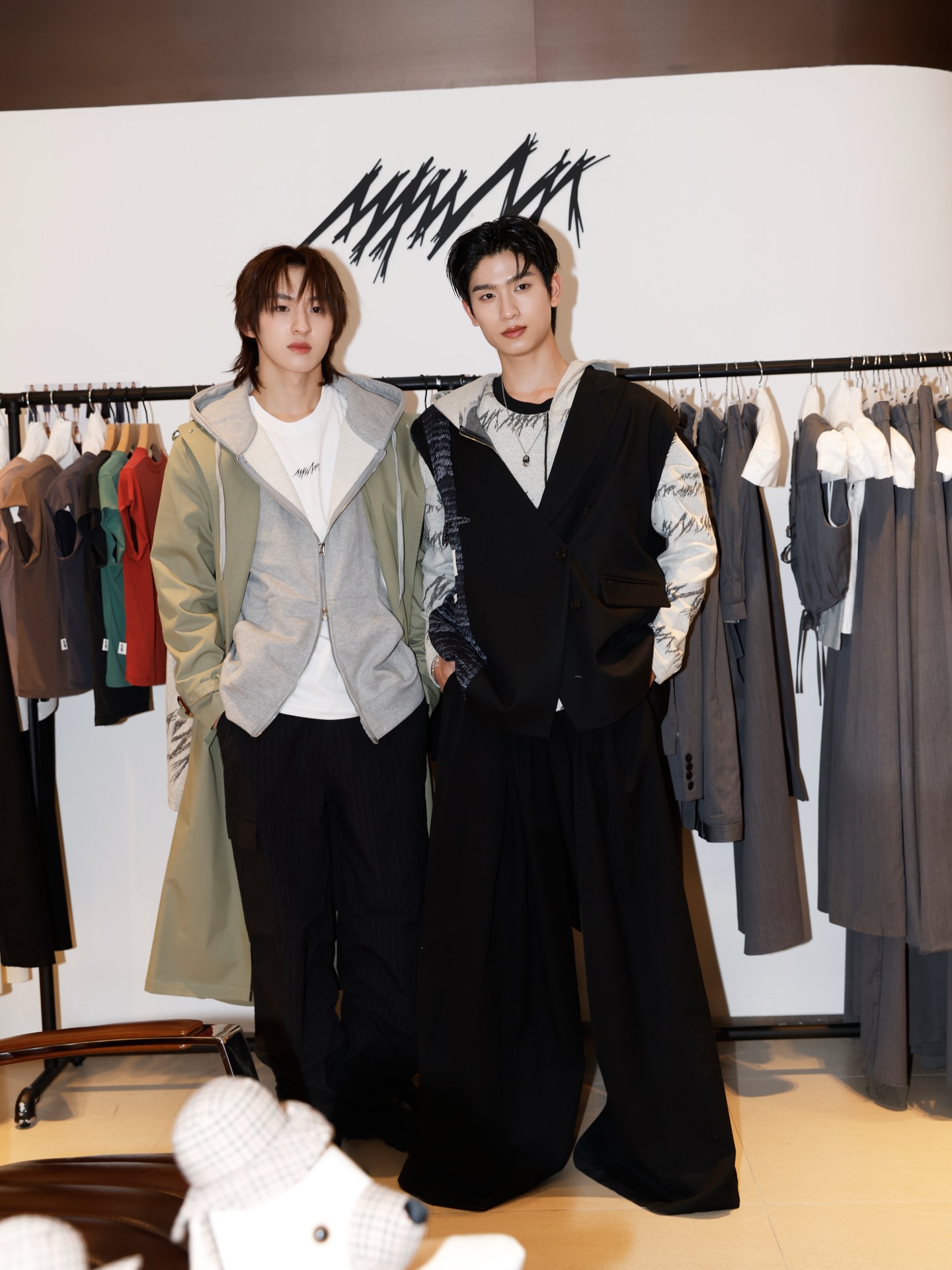 โทมัส - ธีร์ทัศน์ จึงมณีรัตน์