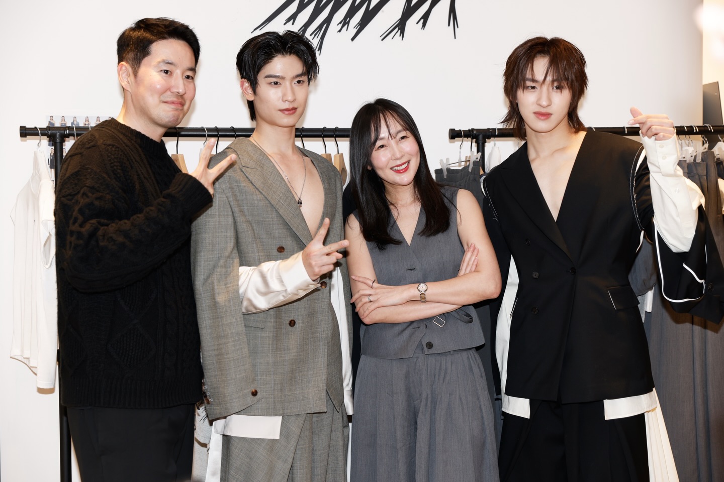 โทมัส - ธีร์ทัศน์ จึงมณีรัตน์