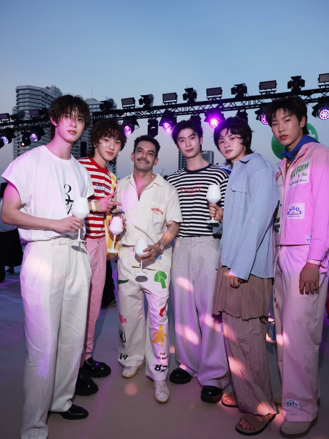 โทมัส - ธีร์ทัศน์ จึงมณีรัตน์