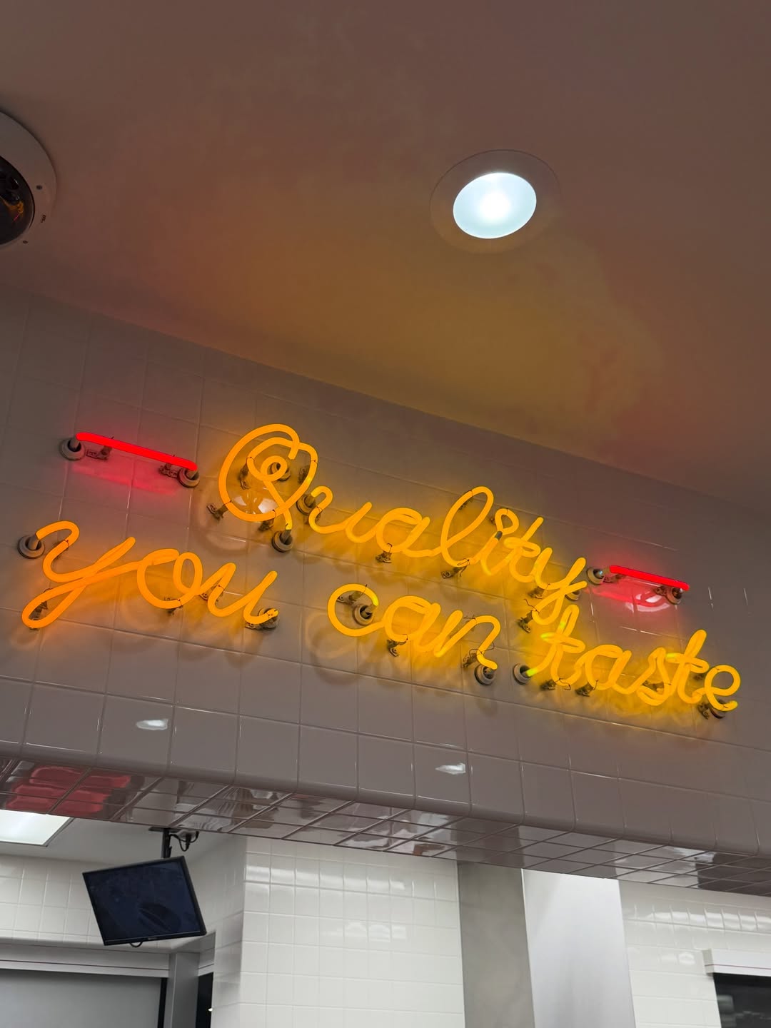 โทมัส - ธีร์ทัศน์ จึงมณีรัตน์