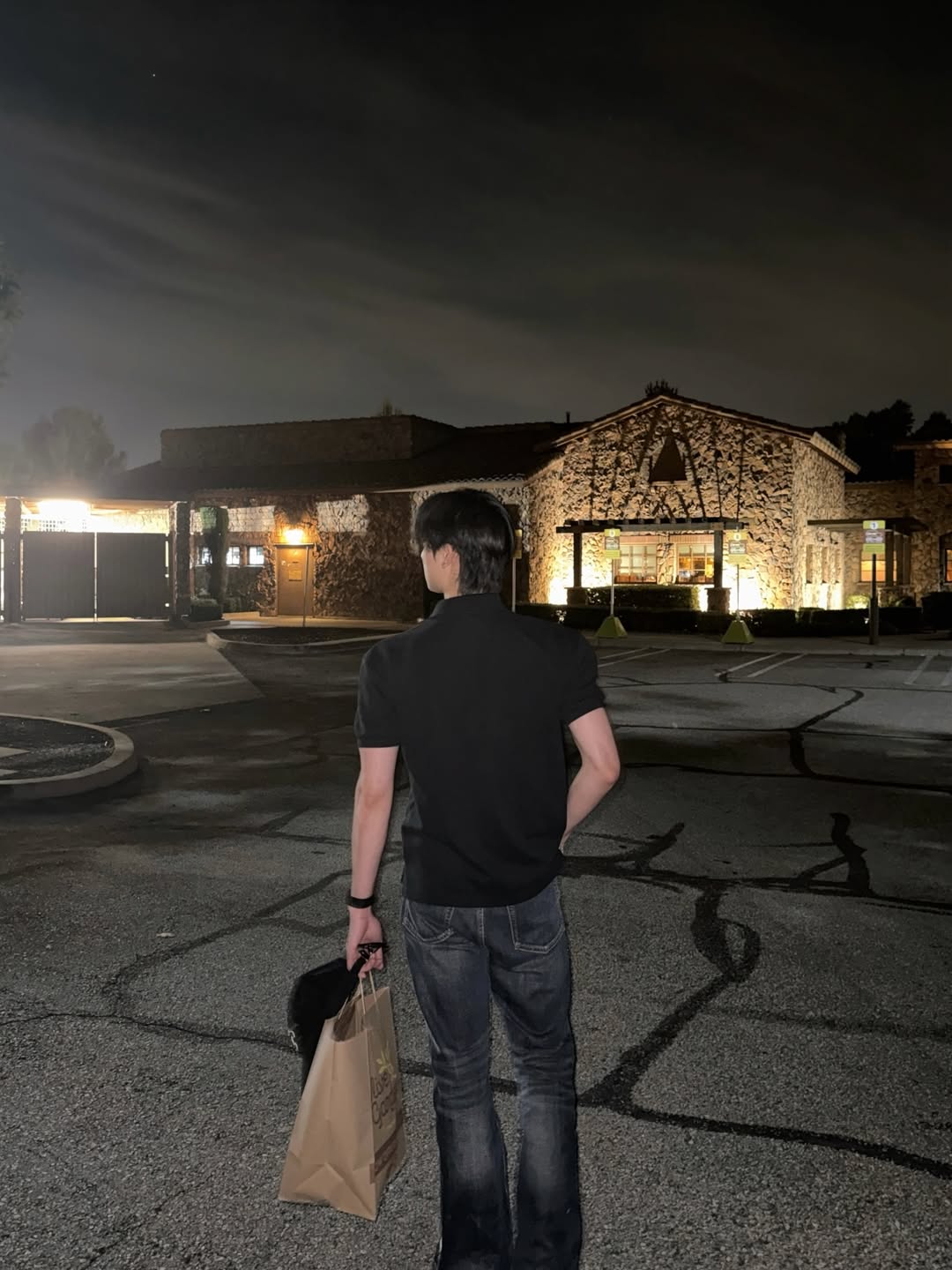 โทมัส - ธีร์ทัศน์ จึงมณีรัตน์