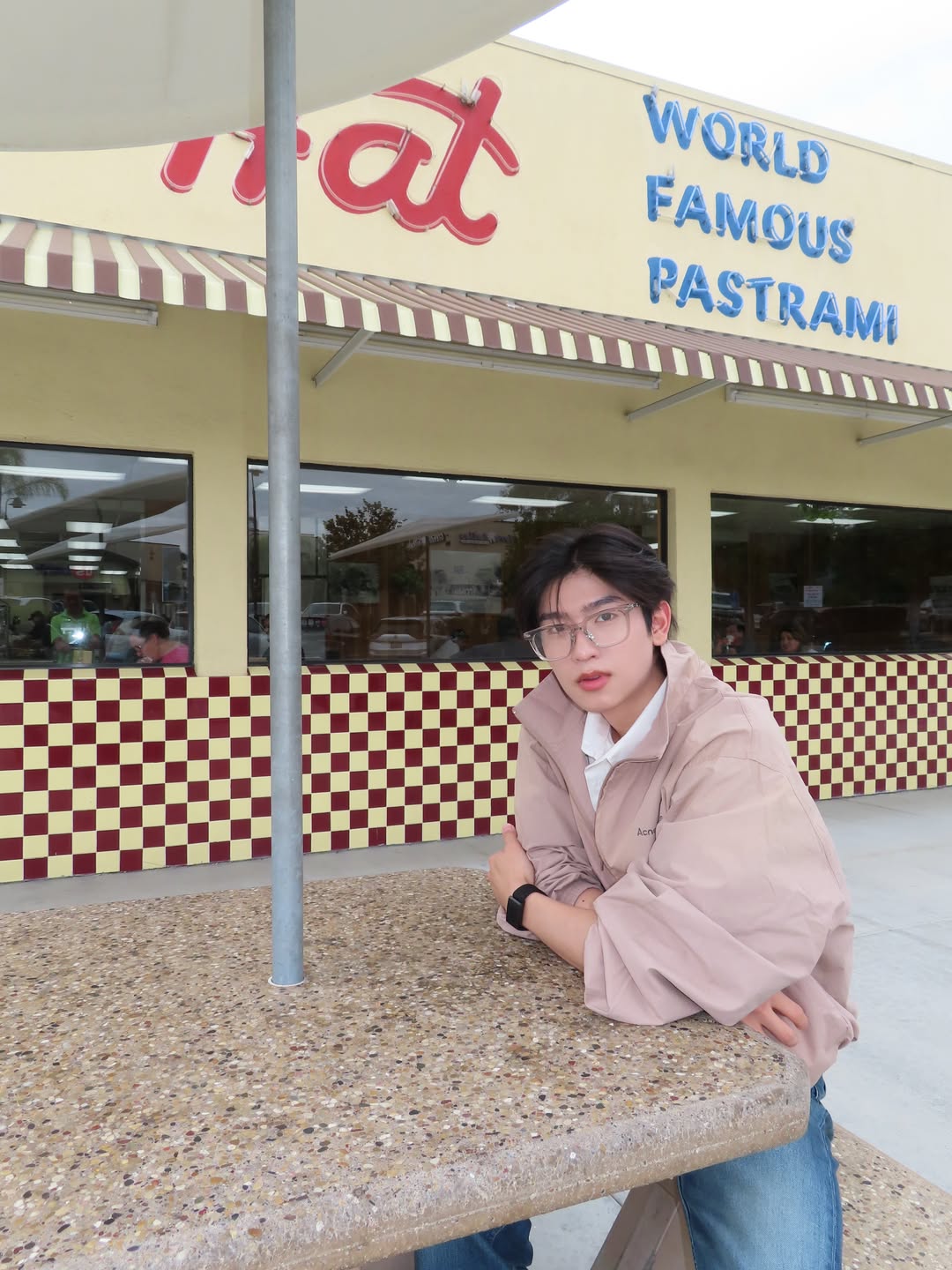โทมัส - ธีร์ทัศน์ จึงมณีรัตน์