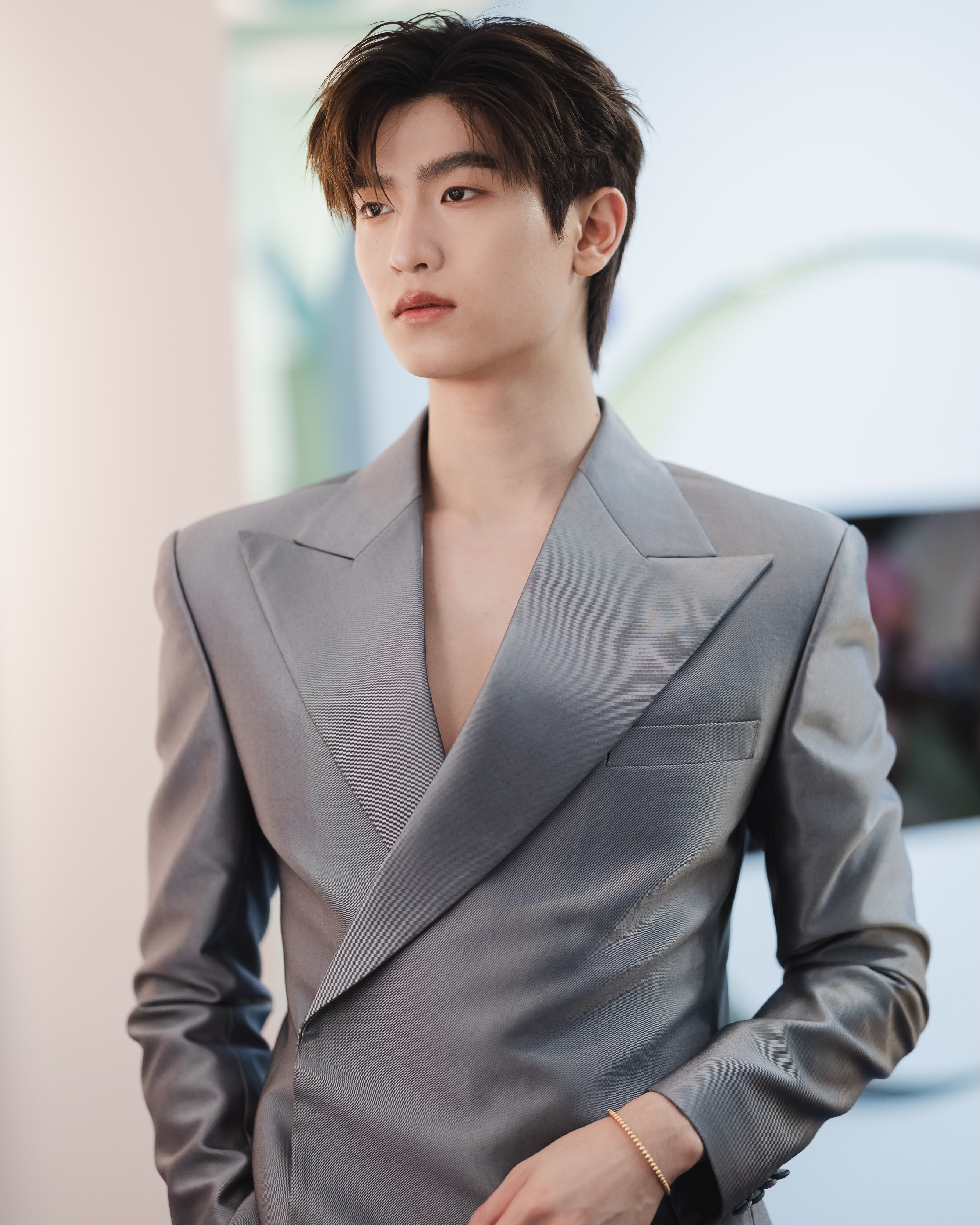 โทมัส - ธีร์ทัศน์ จึงมณีรัตน์