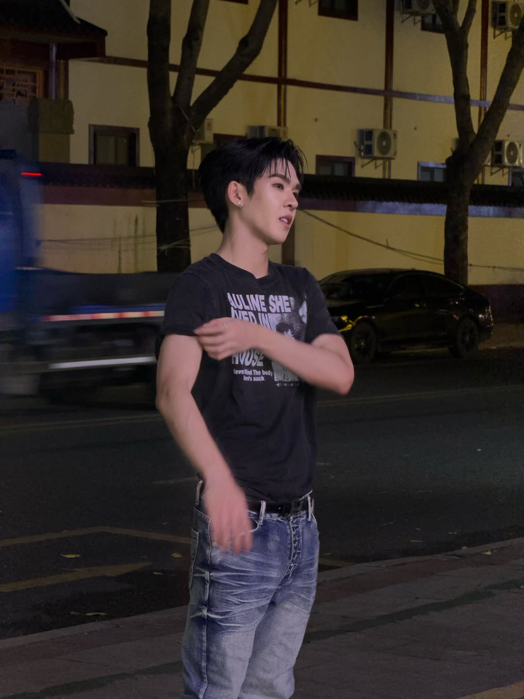 อู๋อู๋ - ธนภูมิ เศรษฐสิทธิกุล