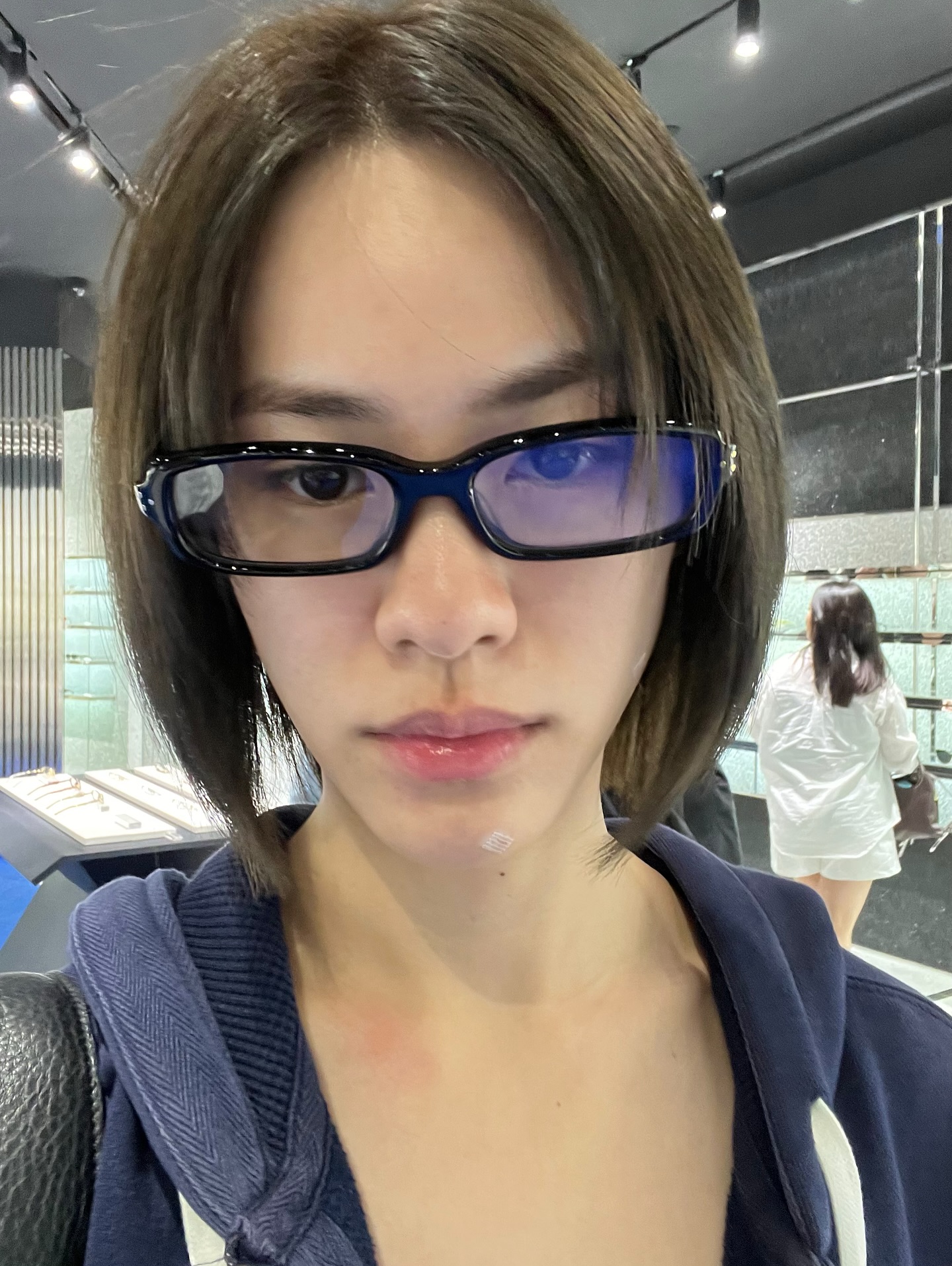 เอมี่ - ทสร กลิ่นเนียม
