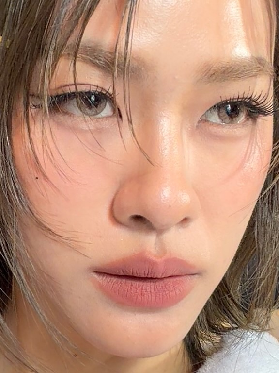 เอมี่ - ทสร กลิ่นเนียม