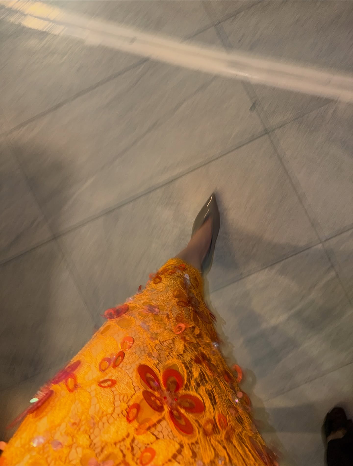 เอมี่ - ทสร กลิ่นเนียม