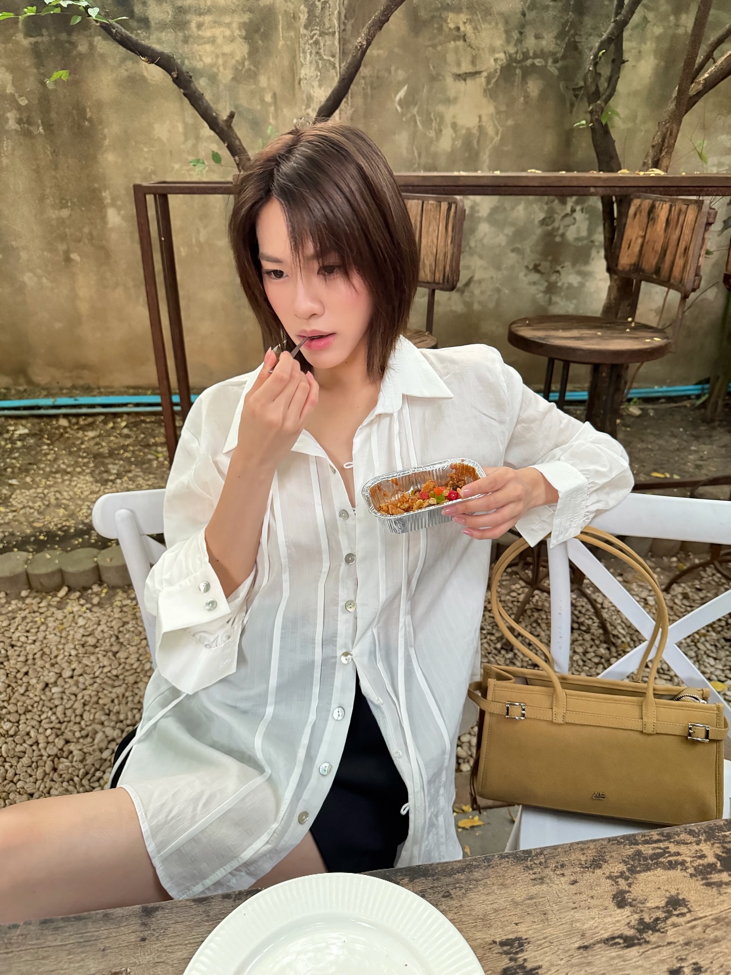 เอมี่ - ทสร กลิ่นเนียม