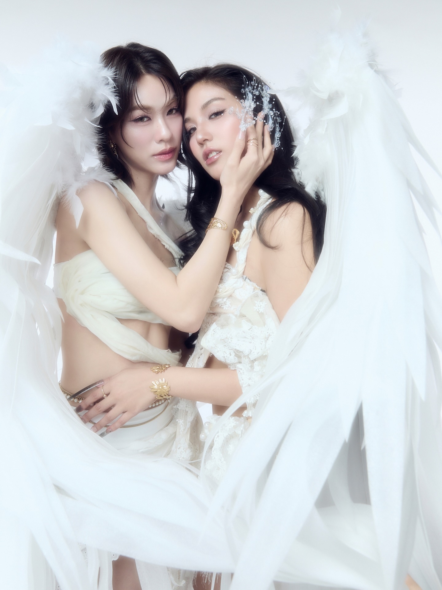 เอมี่ - ทสร กลิ่นเนียม