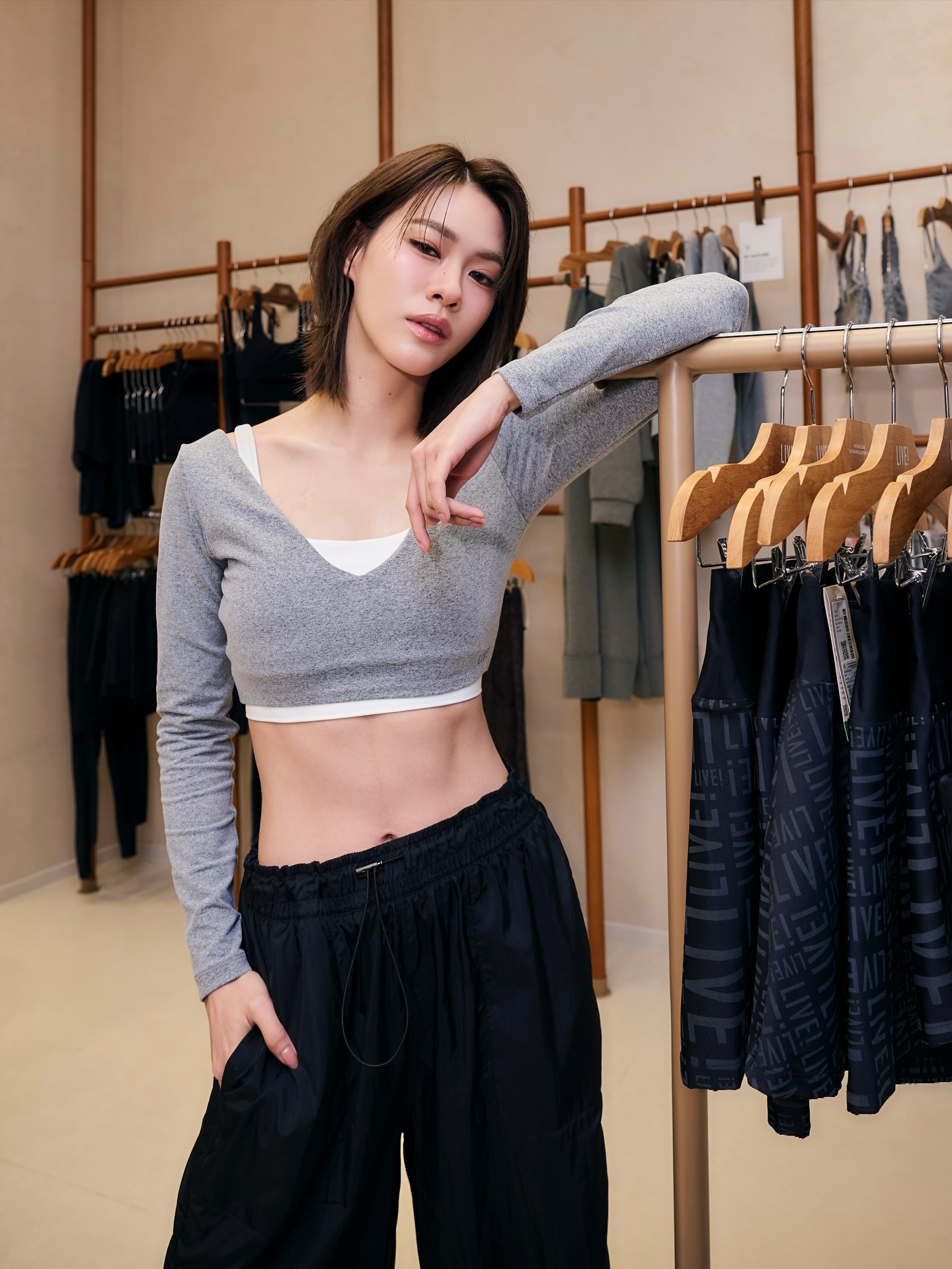 เอมี่ - ทสร กลิ่นเนียม