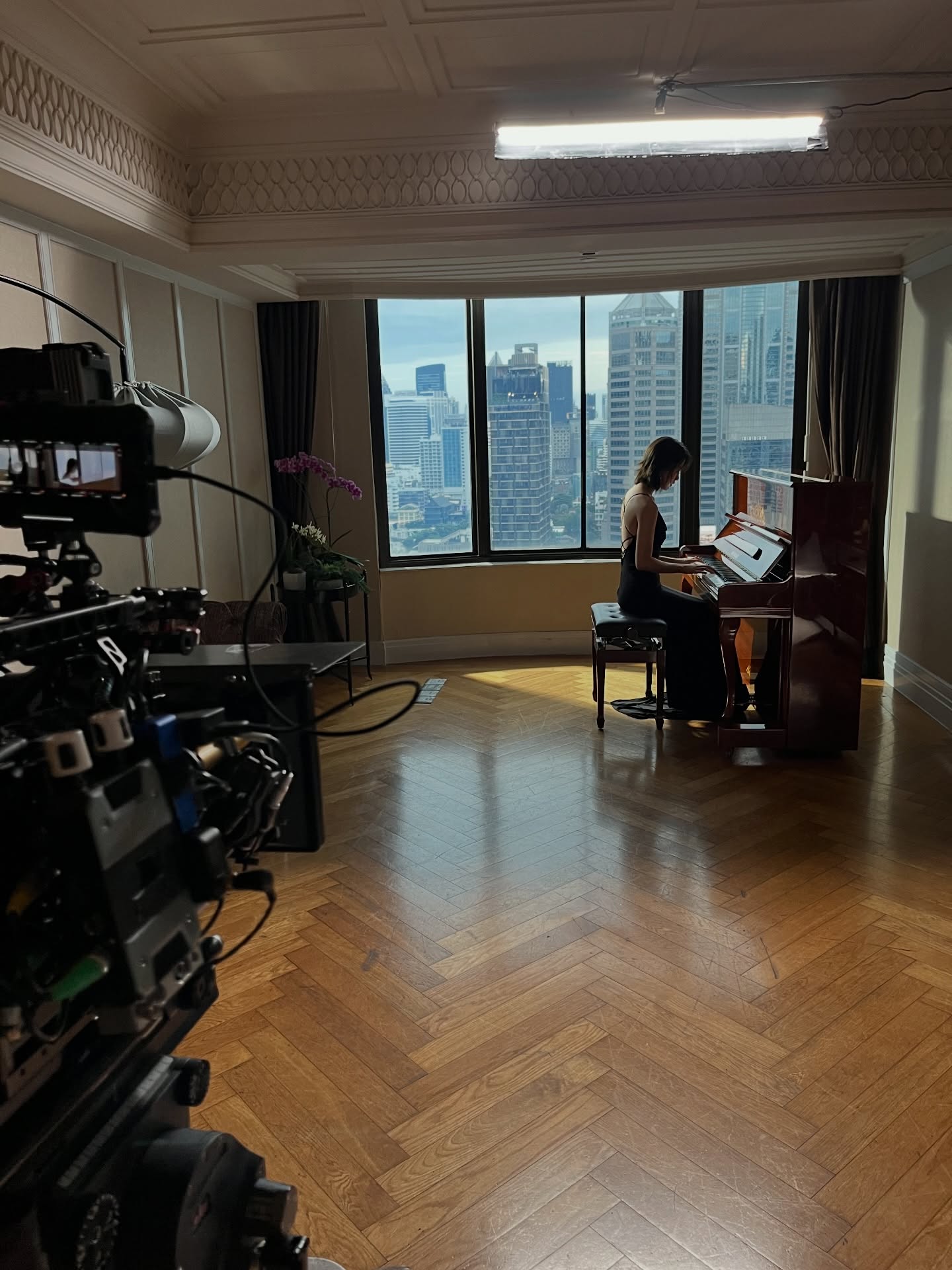 เอมี่ - ทสร กลิ่นเนียม