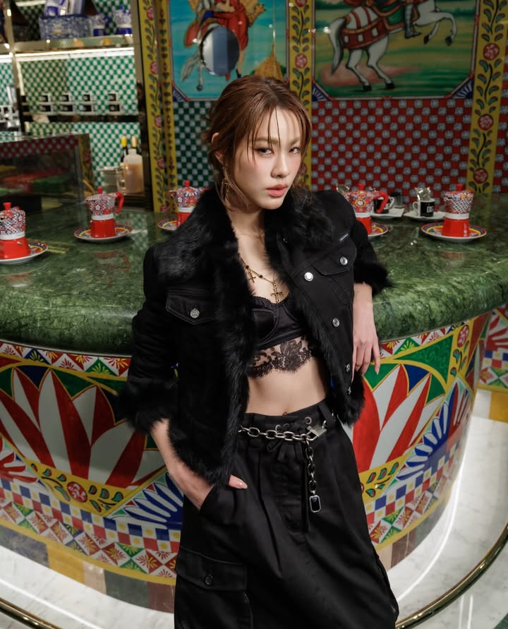 เอมี่ - ทสร กลิ่นเนียม