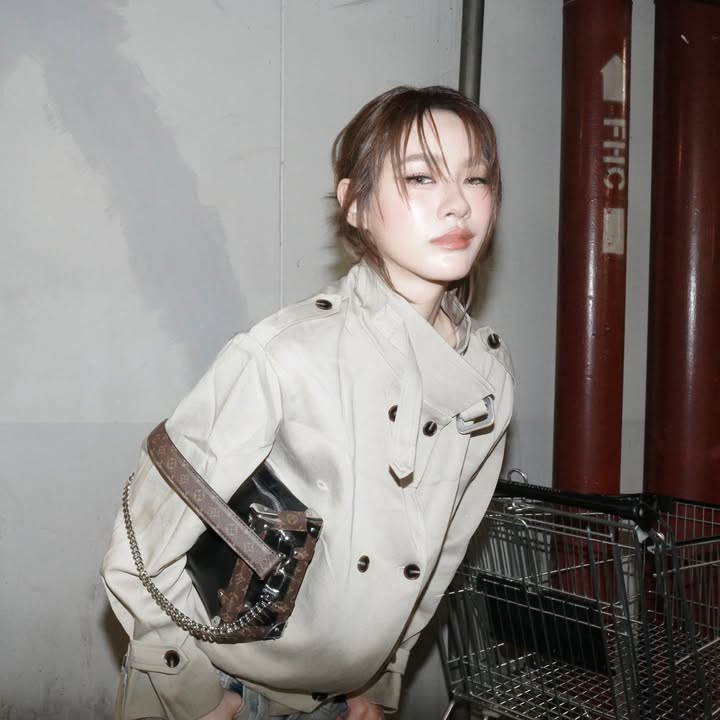 เอมี่ - ทสร กลิ่นเนียม