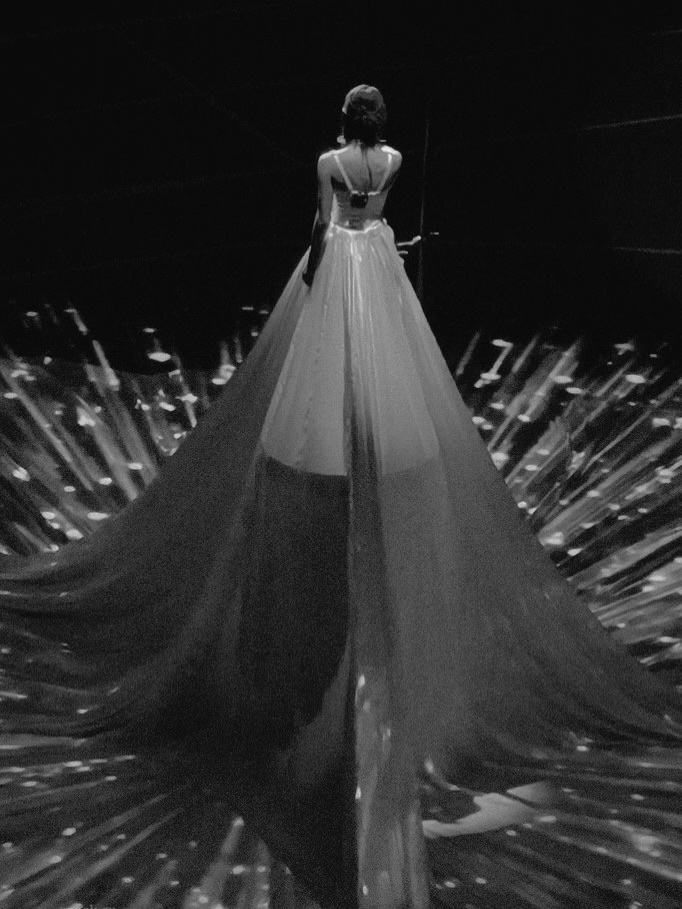 เอมี่ - ทสร กลิ่นเนียม