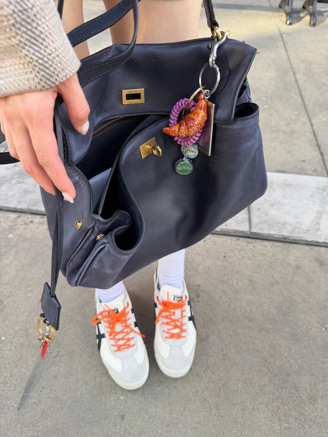 เอมี่ - ทสร กลิ่นเนียม