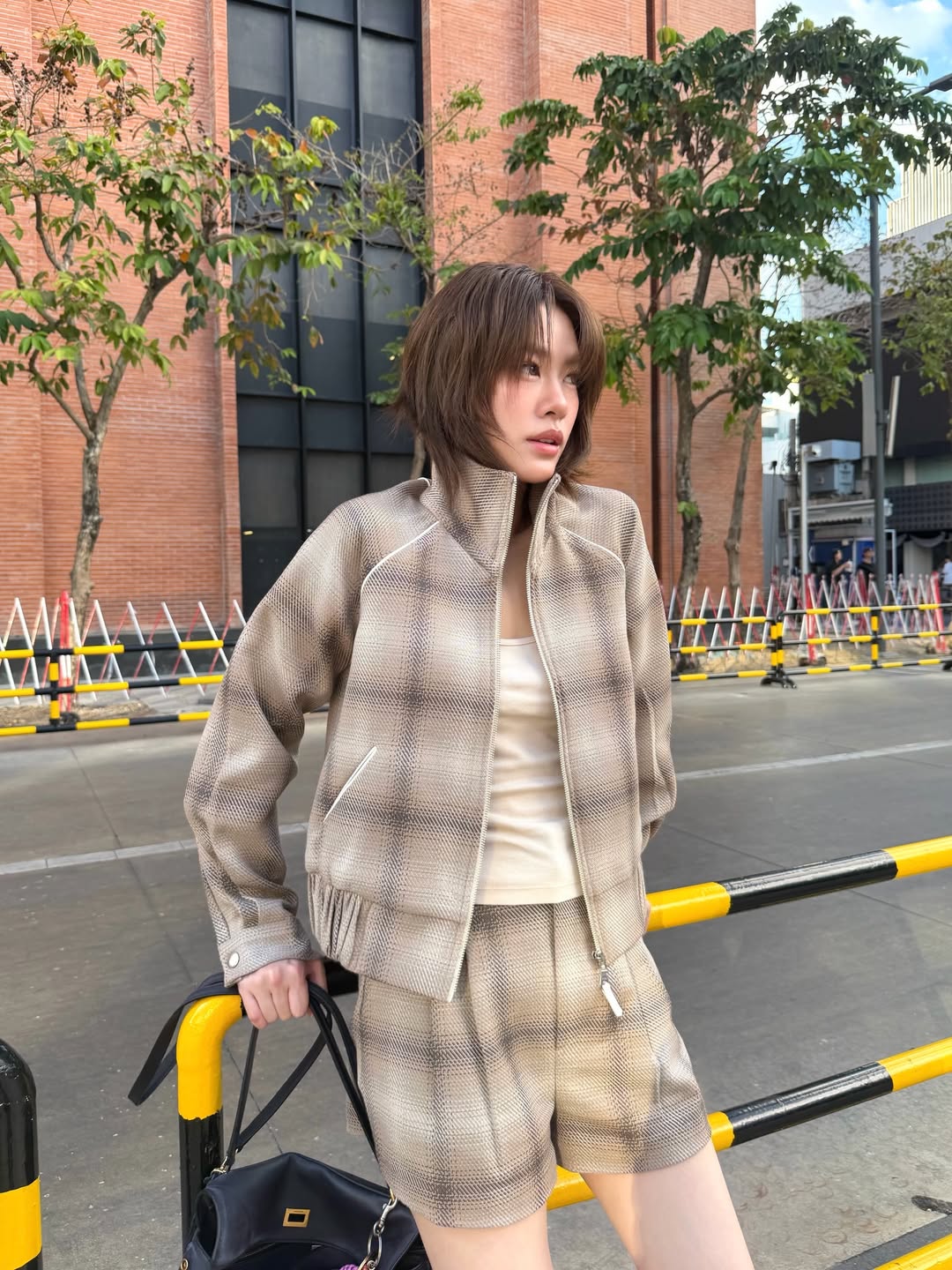 เอมี่ - ทสร กลิ่นเนียม