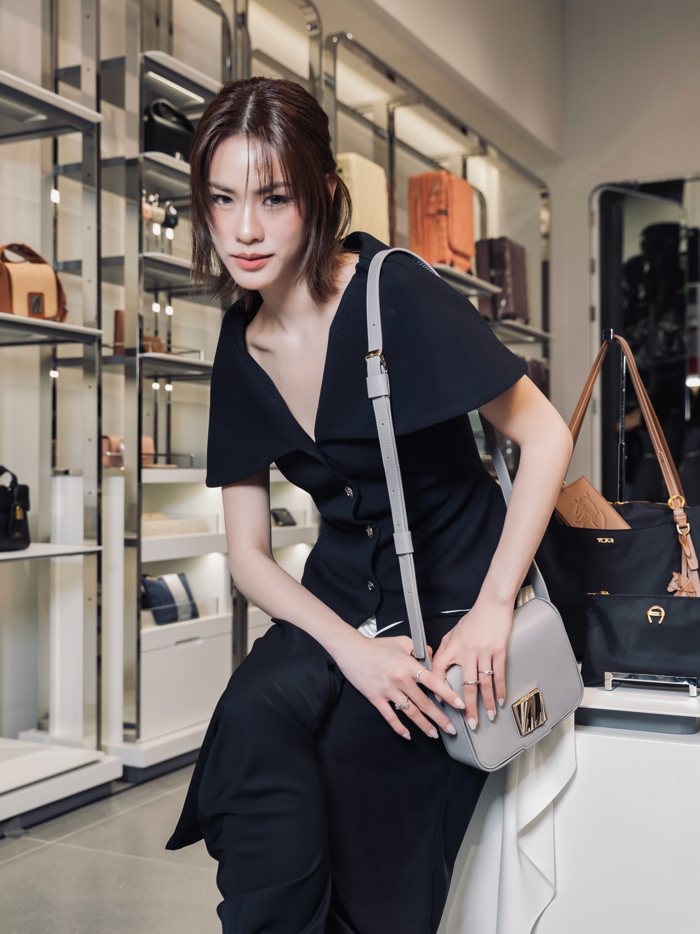 เอมี่ - ทสร กลิ่นเนียม