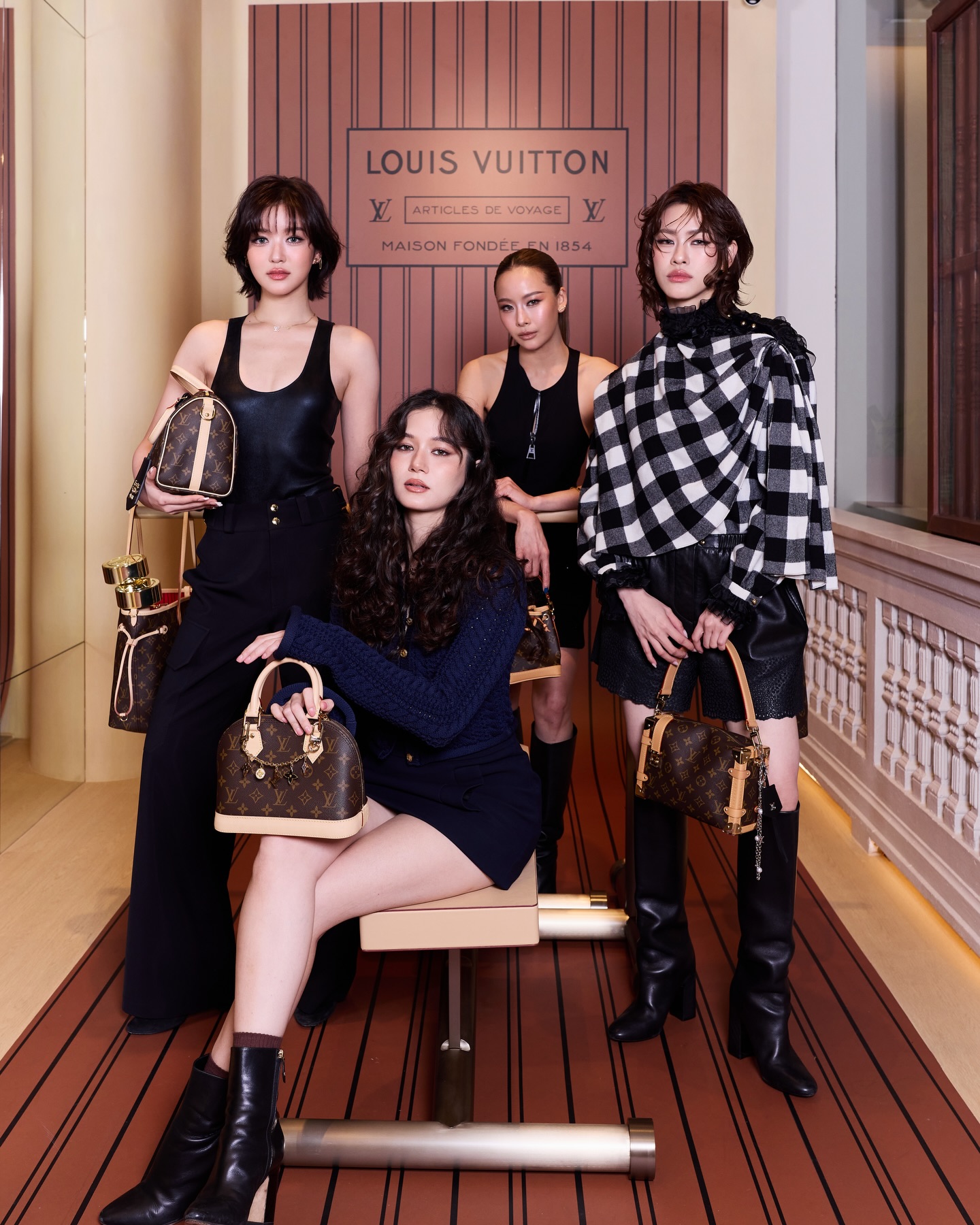 เอมี่ - ทสร กลิ่นเนียม