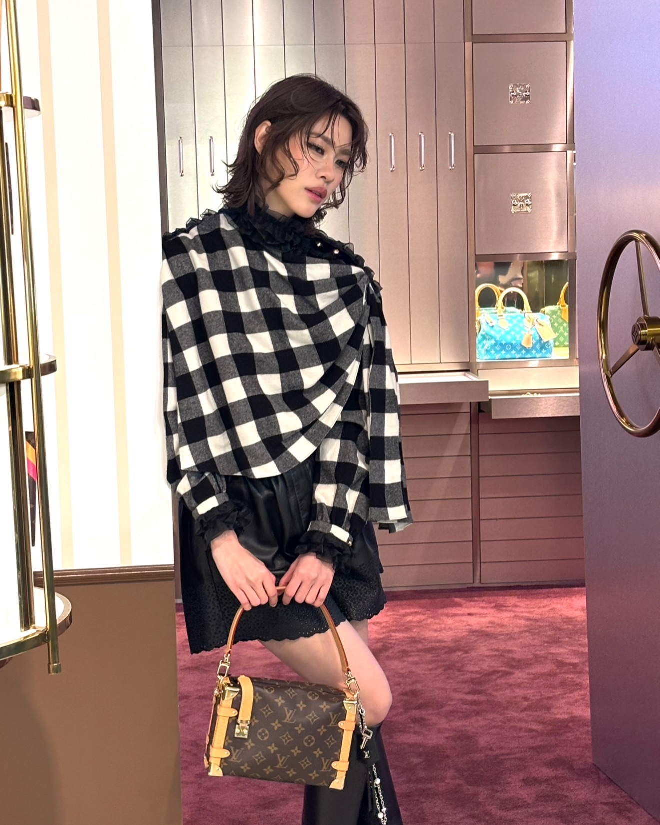 เอมี่ - ทสร กลิ่นเนียม