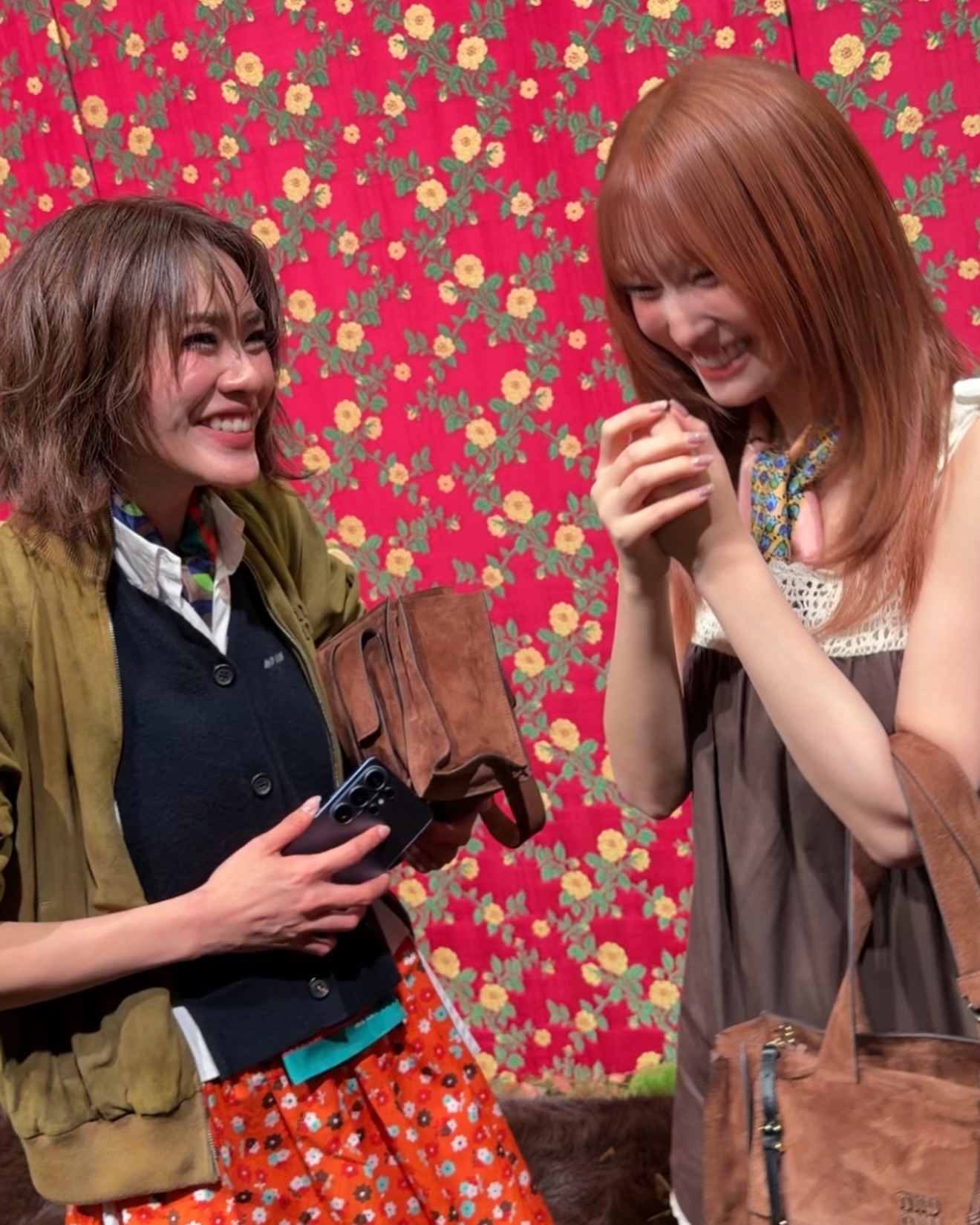 เอมี่ - ทสร กลิ่นเนียม