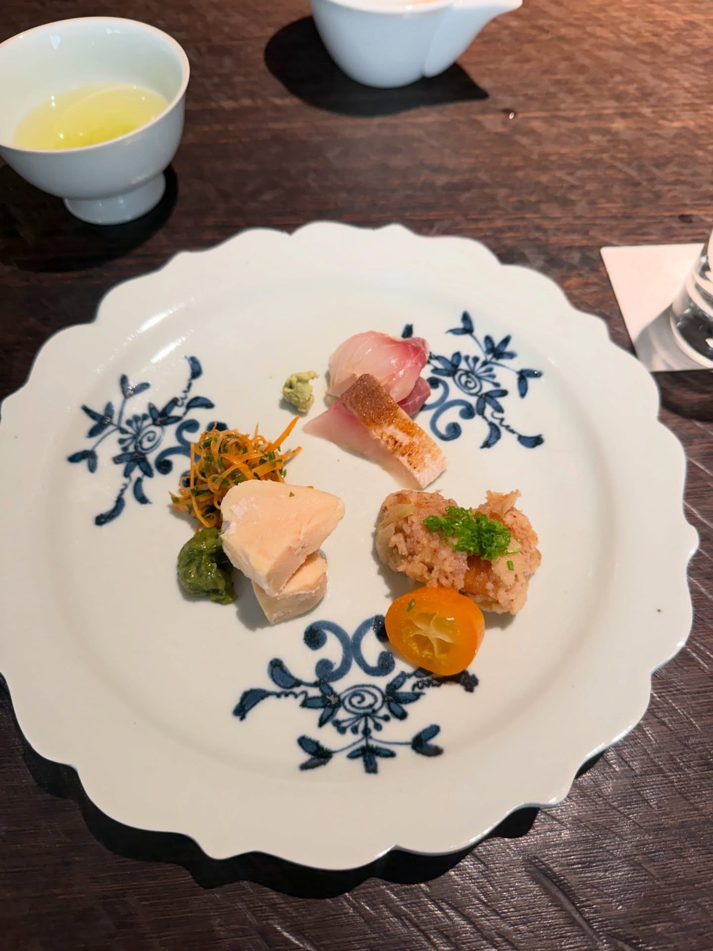 เอมี่ - ทสร กลิ่นเนียม