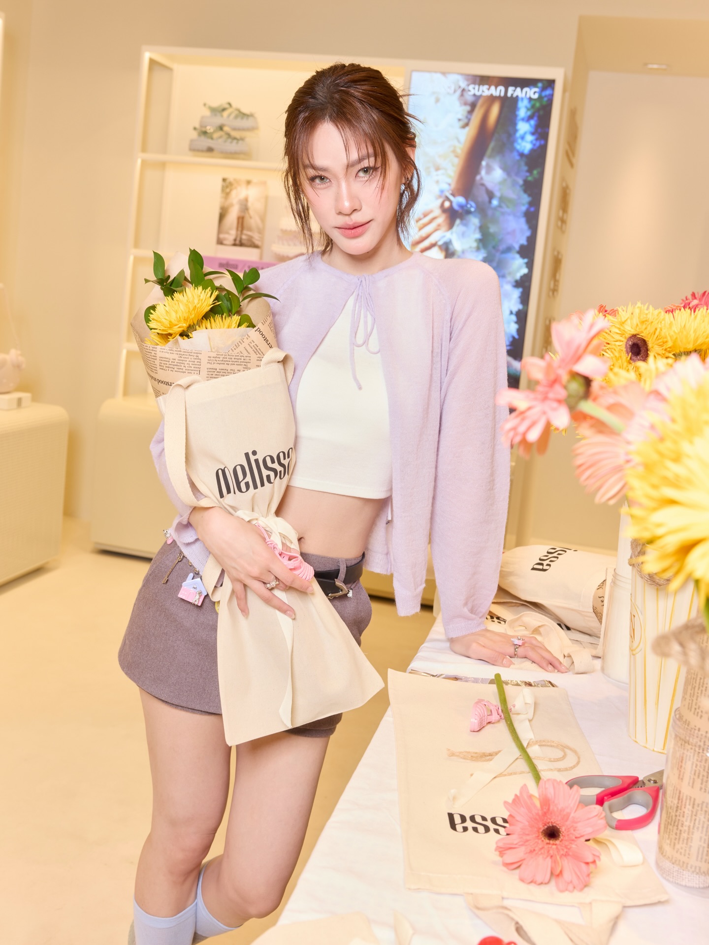 เอมี่ - ทสร กลิ่นเนียม