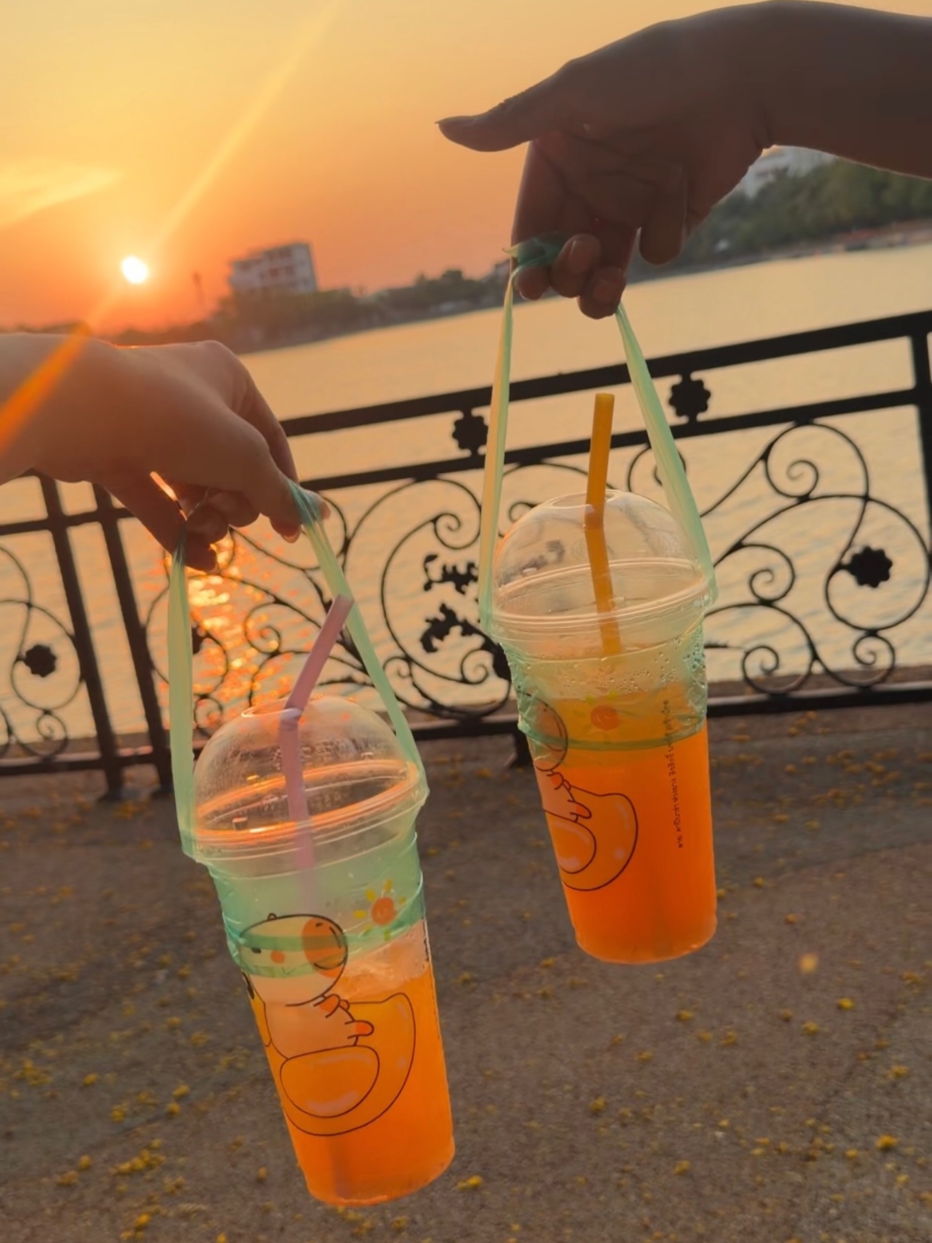 เอมี่ - ทสร กลิ่นเนียม