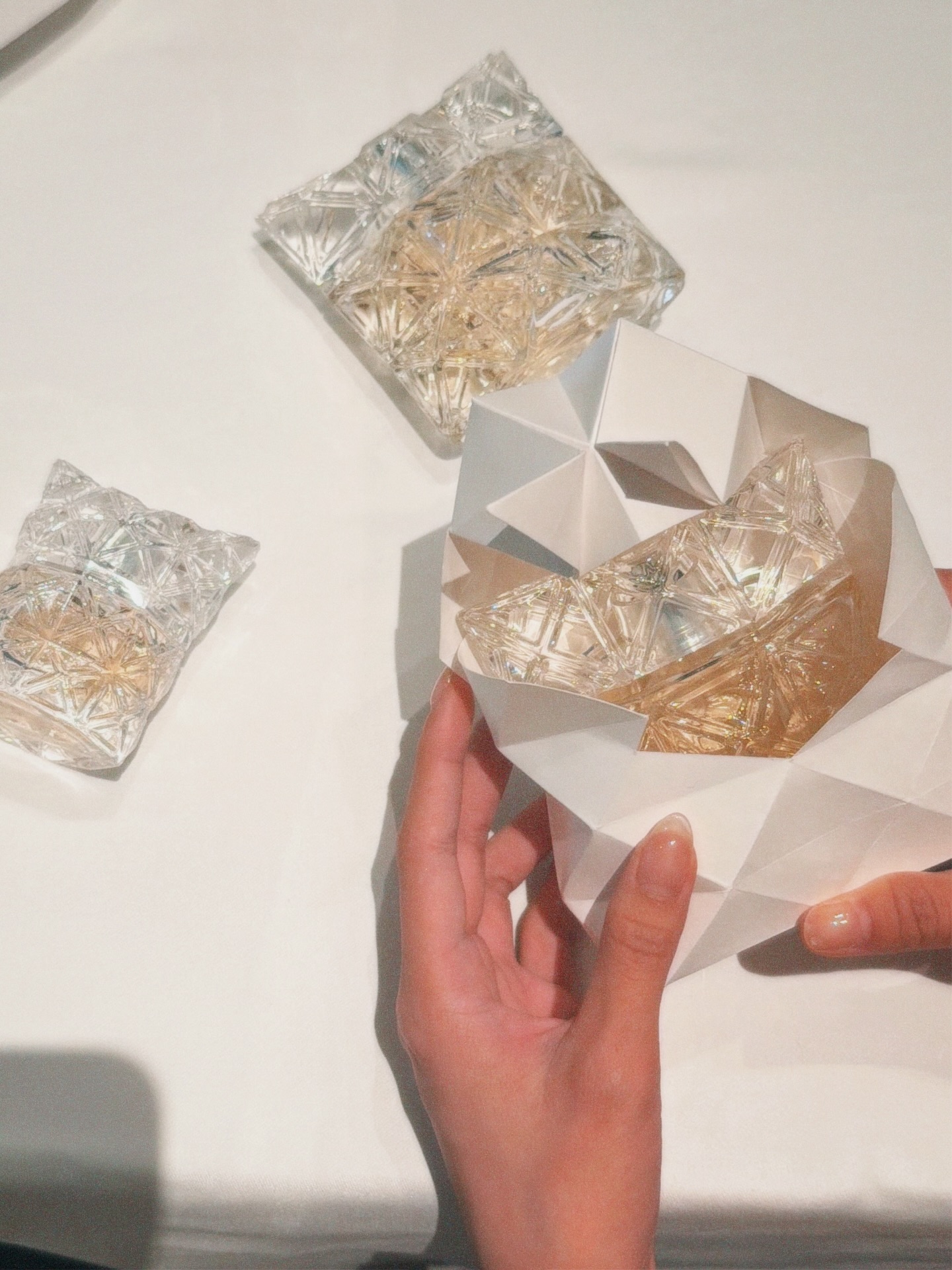 เอมี่ - ทสร กลิ่นเนียม