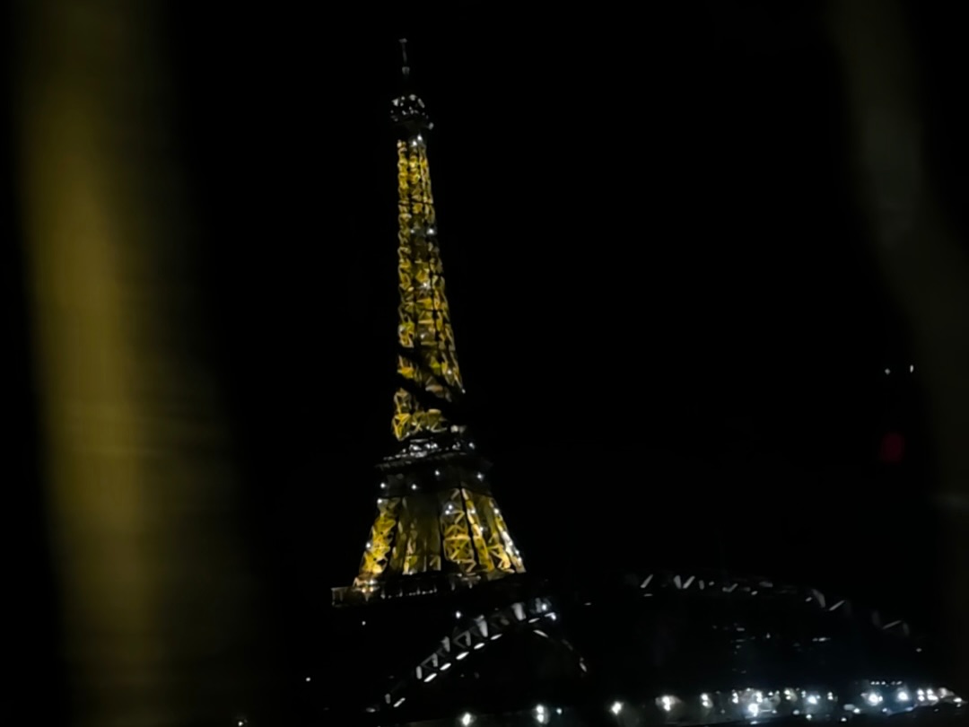 เอมี่ - ทสร กลิ่นเนียม