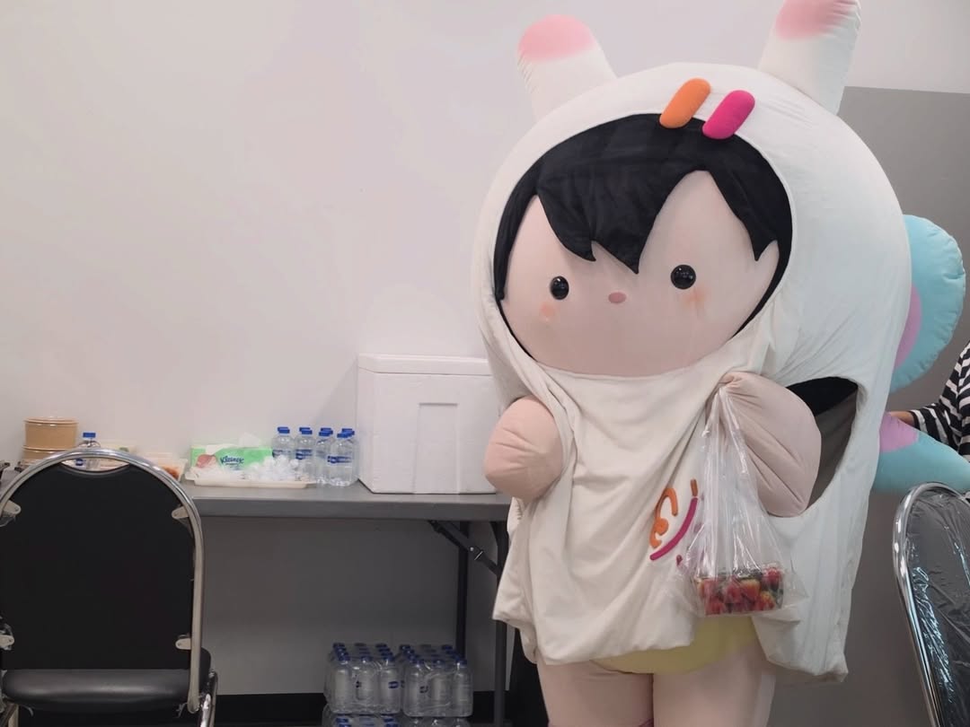 เอมี่ - ทสร กลิ่นเนียม