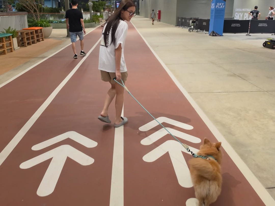 เอมี่ - ทสร กลิ่นเนียม